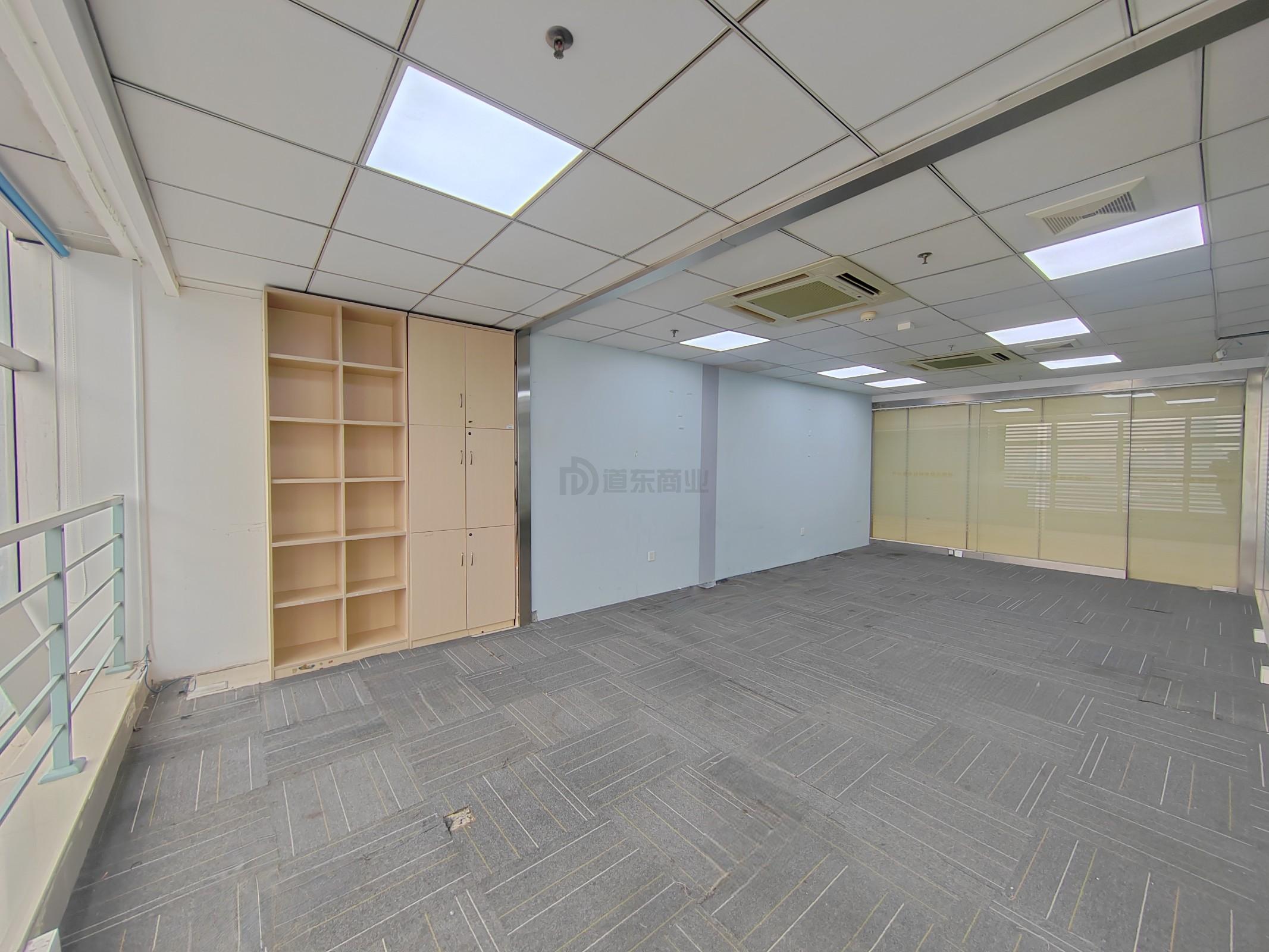 财富大厦面积276平