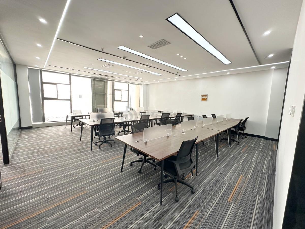 新中润大厦面积285平