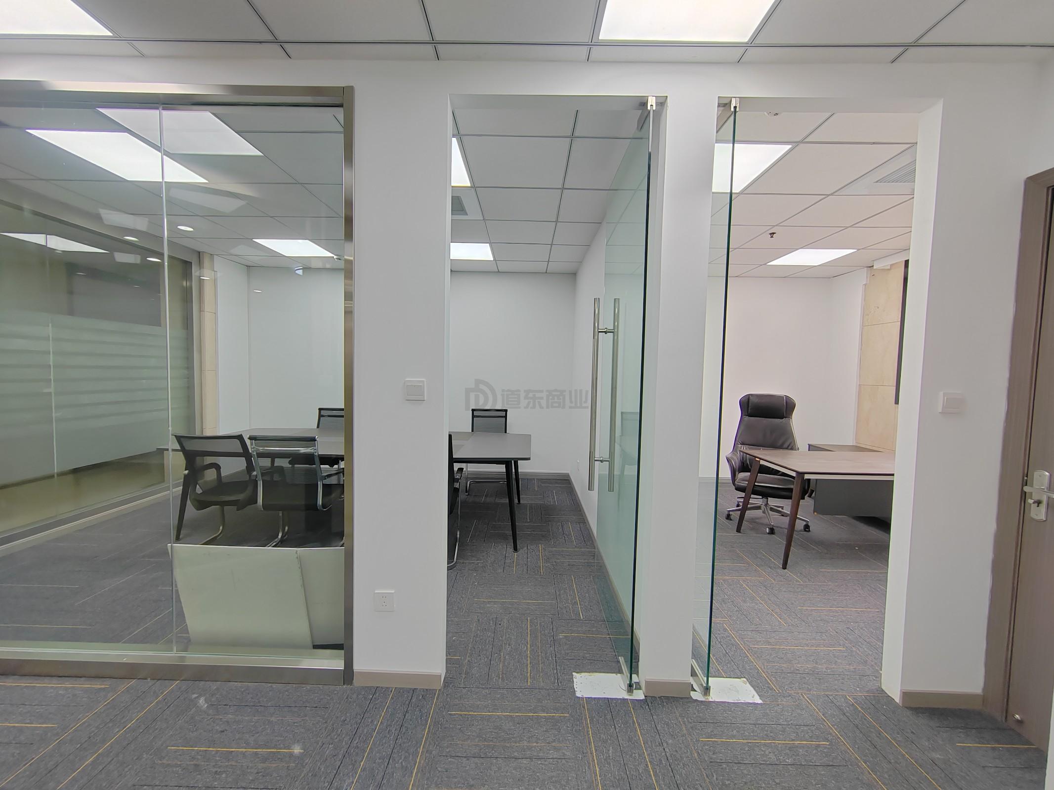 新鼎球大厦面积168平