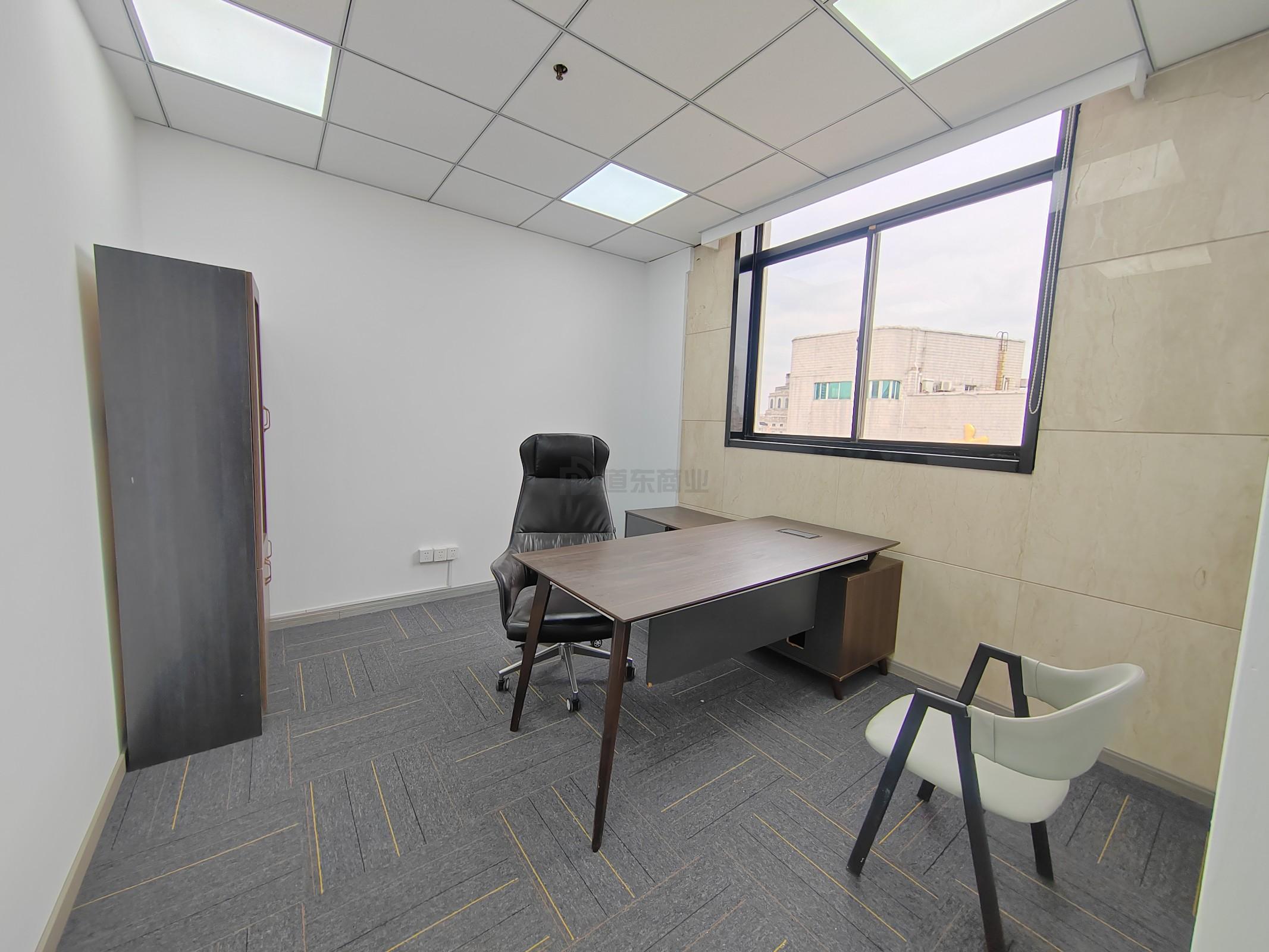 新鼎球大厦面积168平