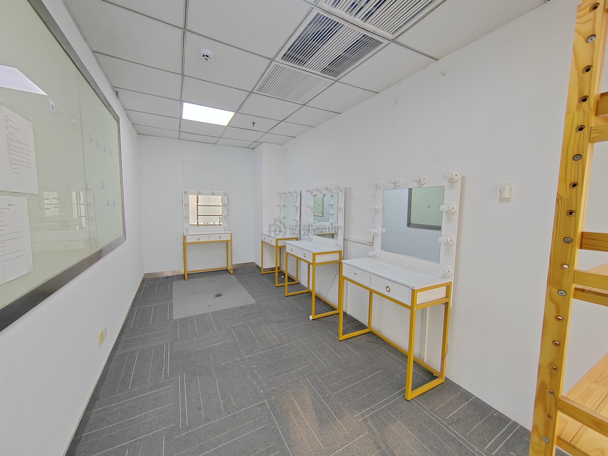 财富大厦面积276平