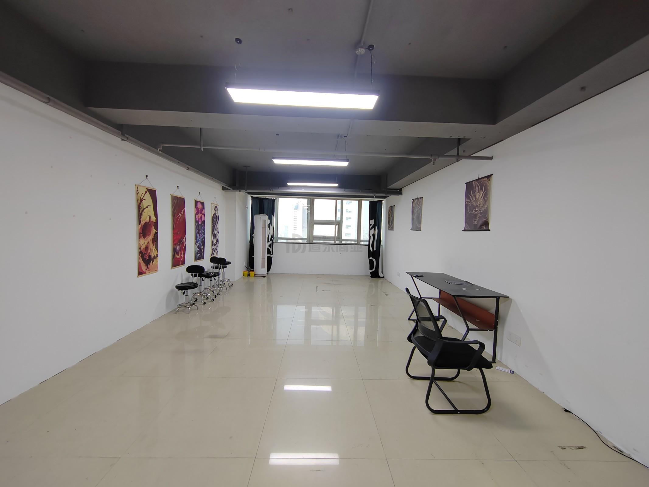 天安大厦面积84平