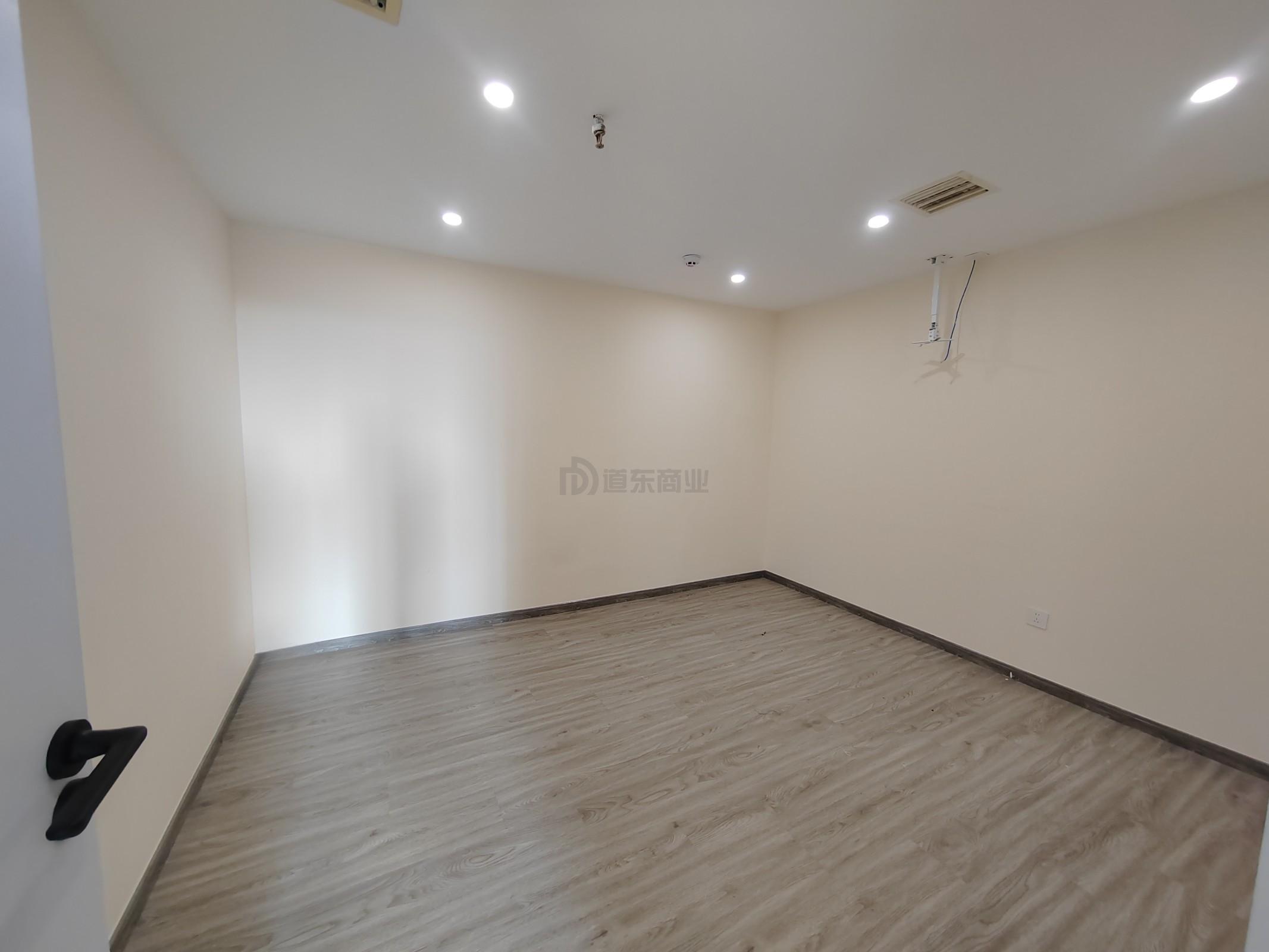 天安大厦面积190平