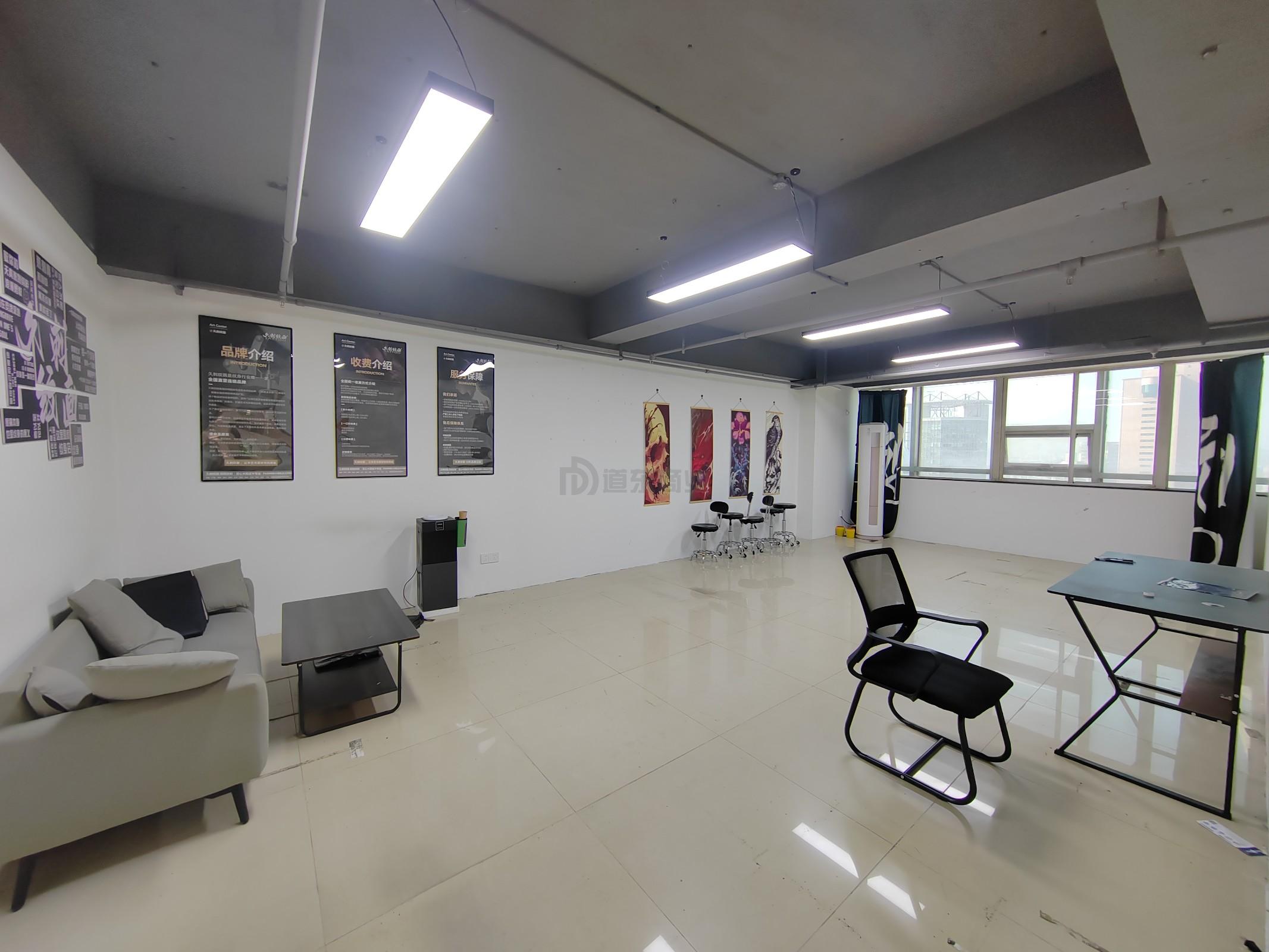 天安大厦面积84平