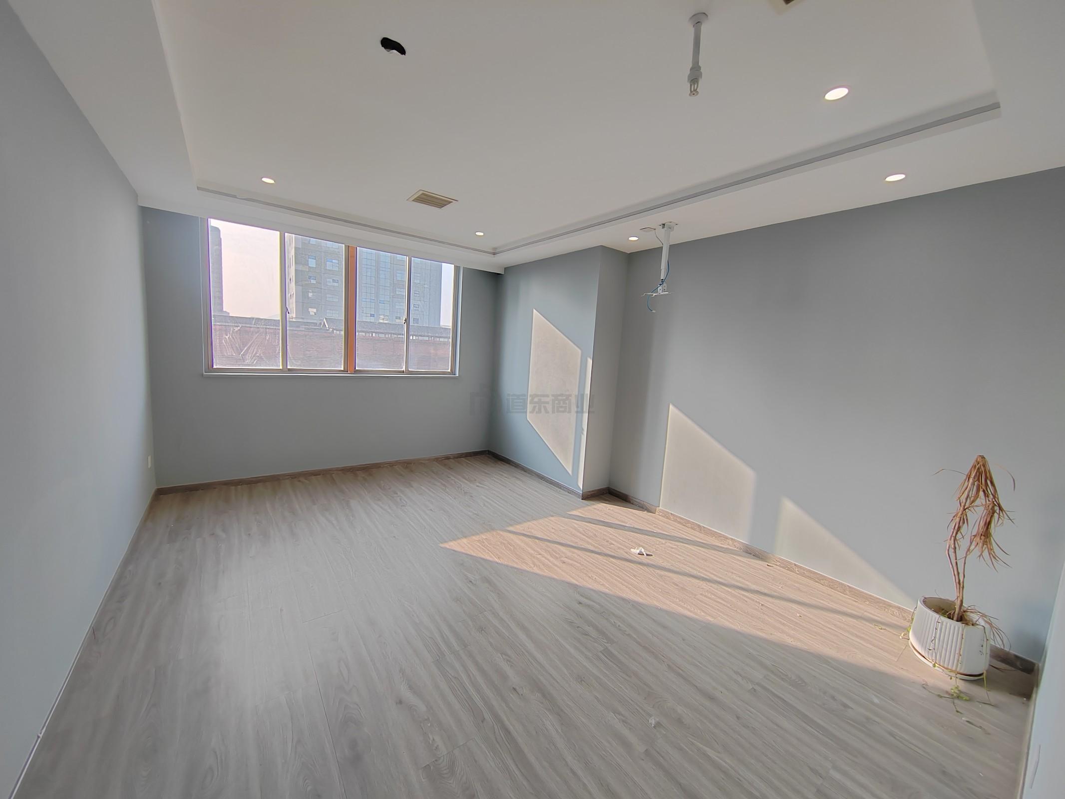 天安大厦面积190平