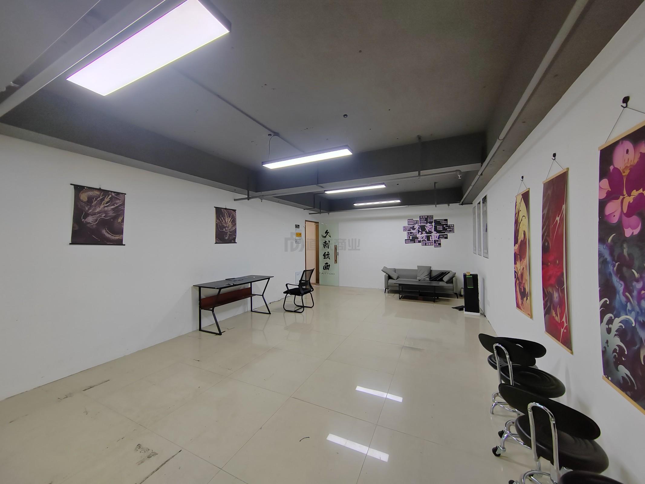 天安大厦面积84平