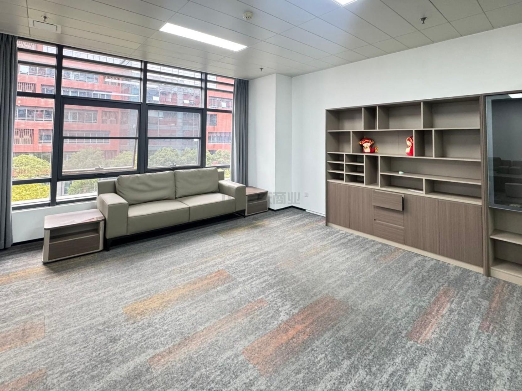 国家传感信息中心面积231平