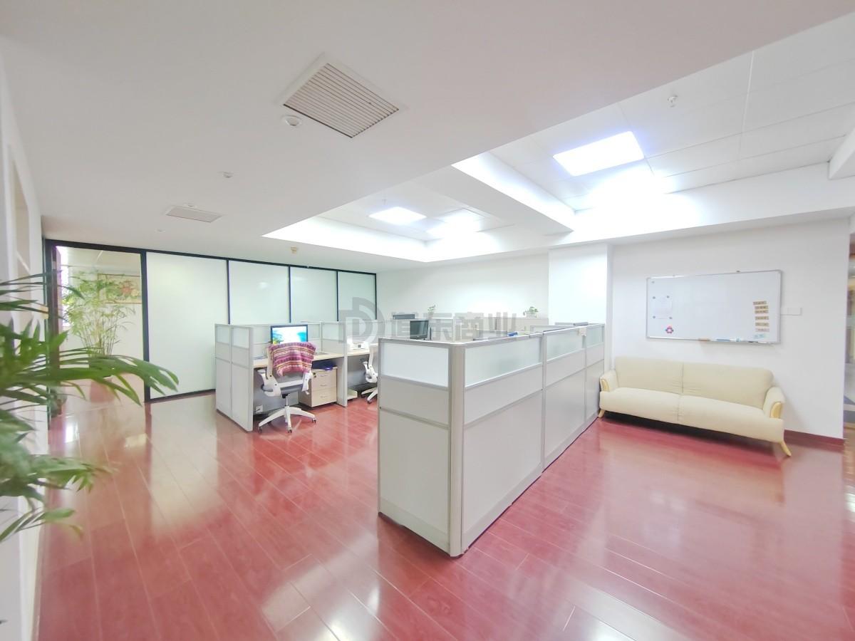 天安大厦面积272平