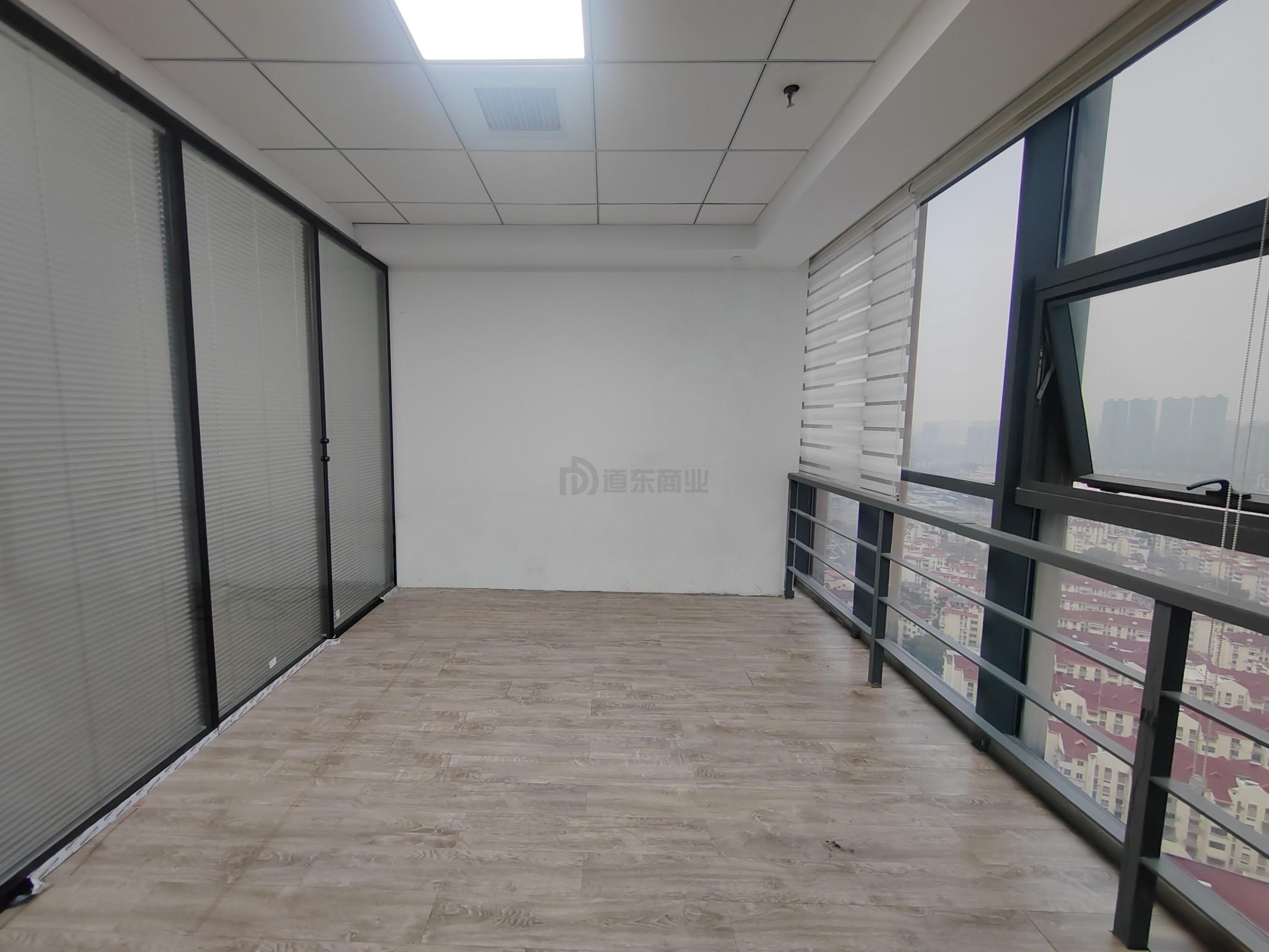 恒威大厦面积171平