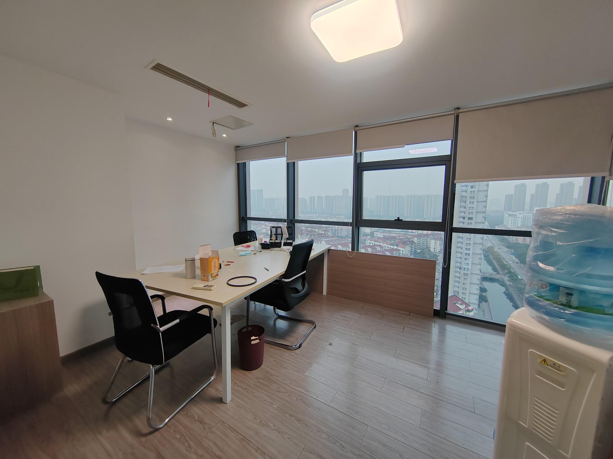 恒威大厦面积275平