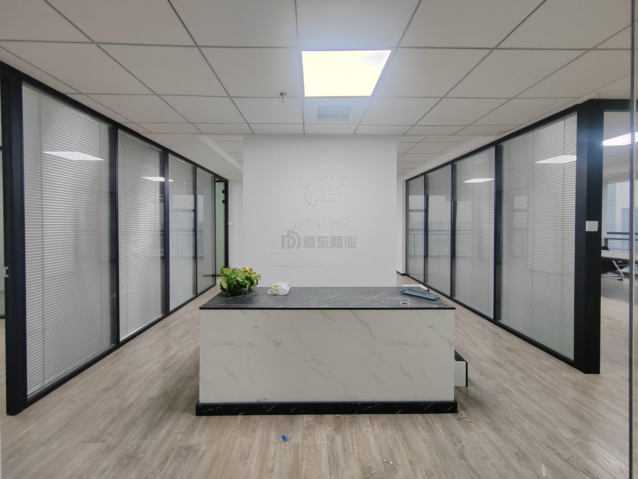 恒威大厦171平米办公室出租