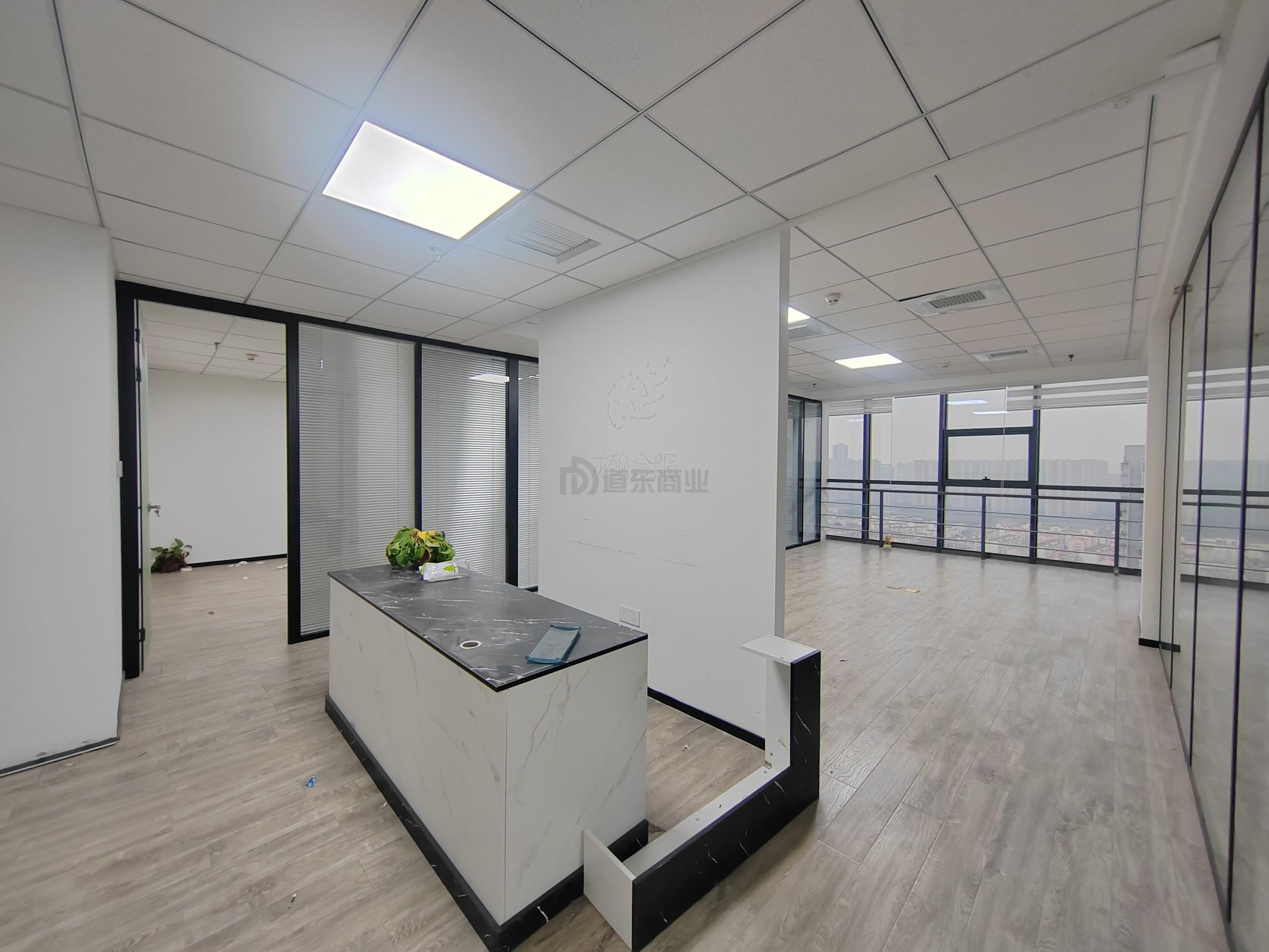 恒威大厦面积171平