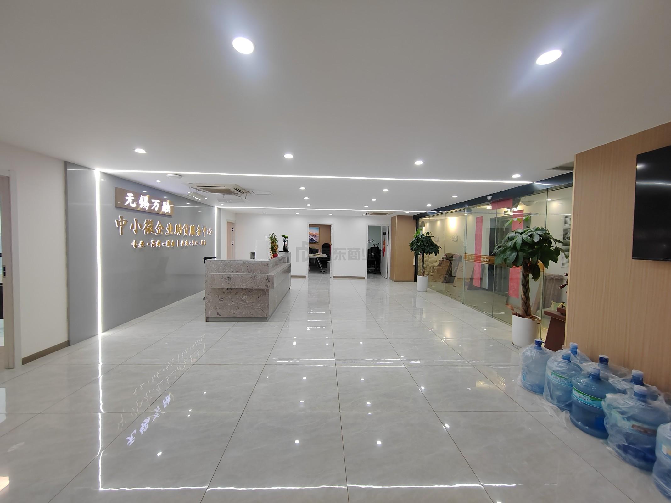 恒威大厦面积275平