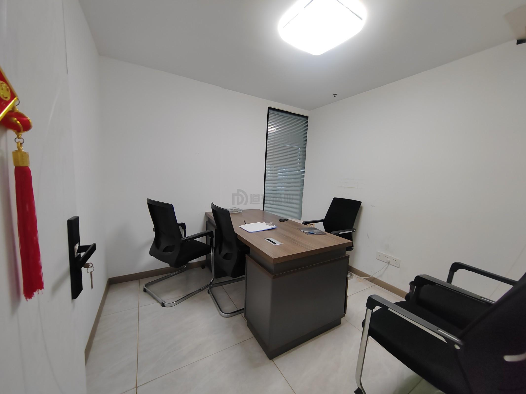 恒威大厦面积275平