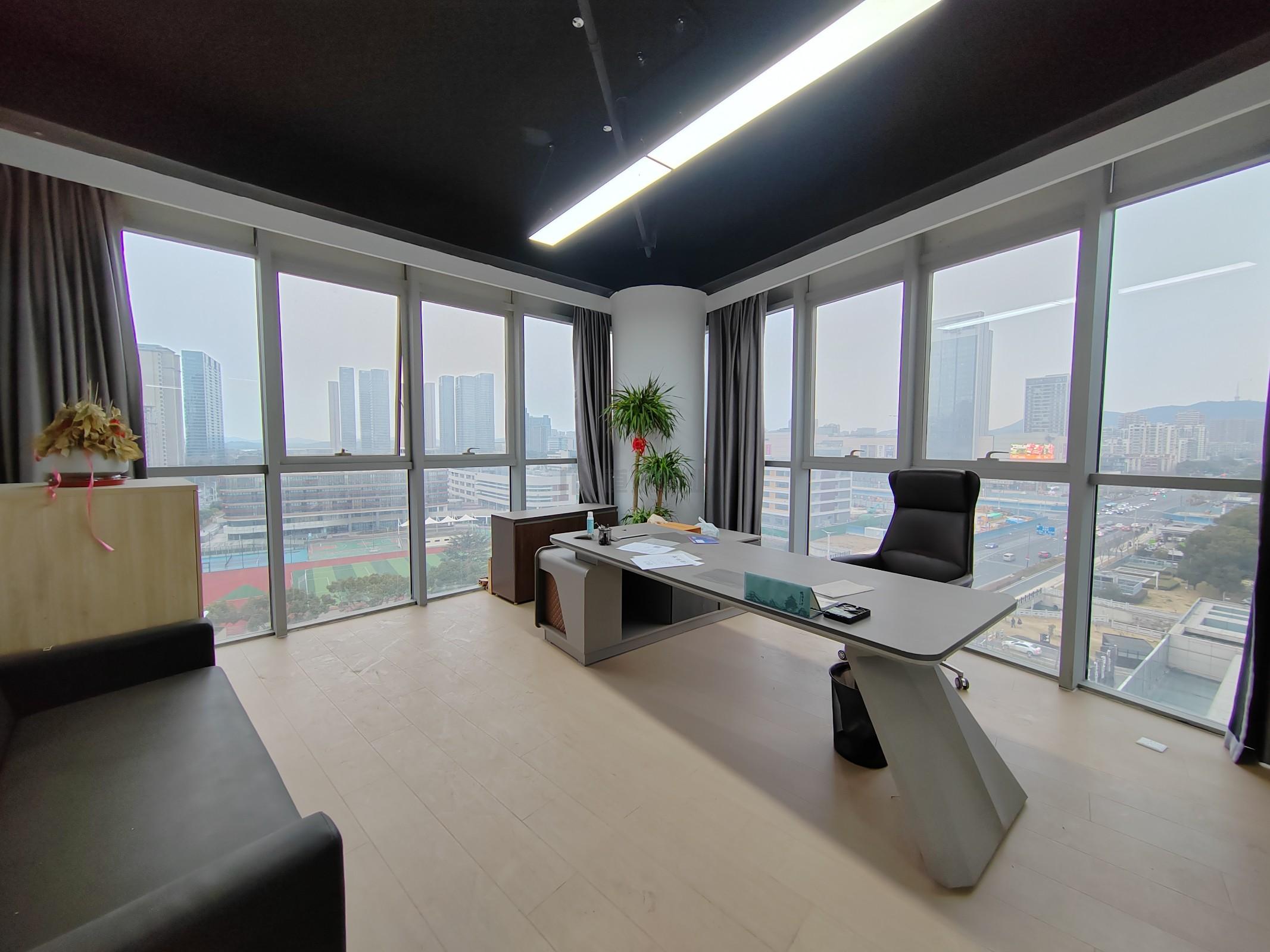 潜心数科大厦面积340平