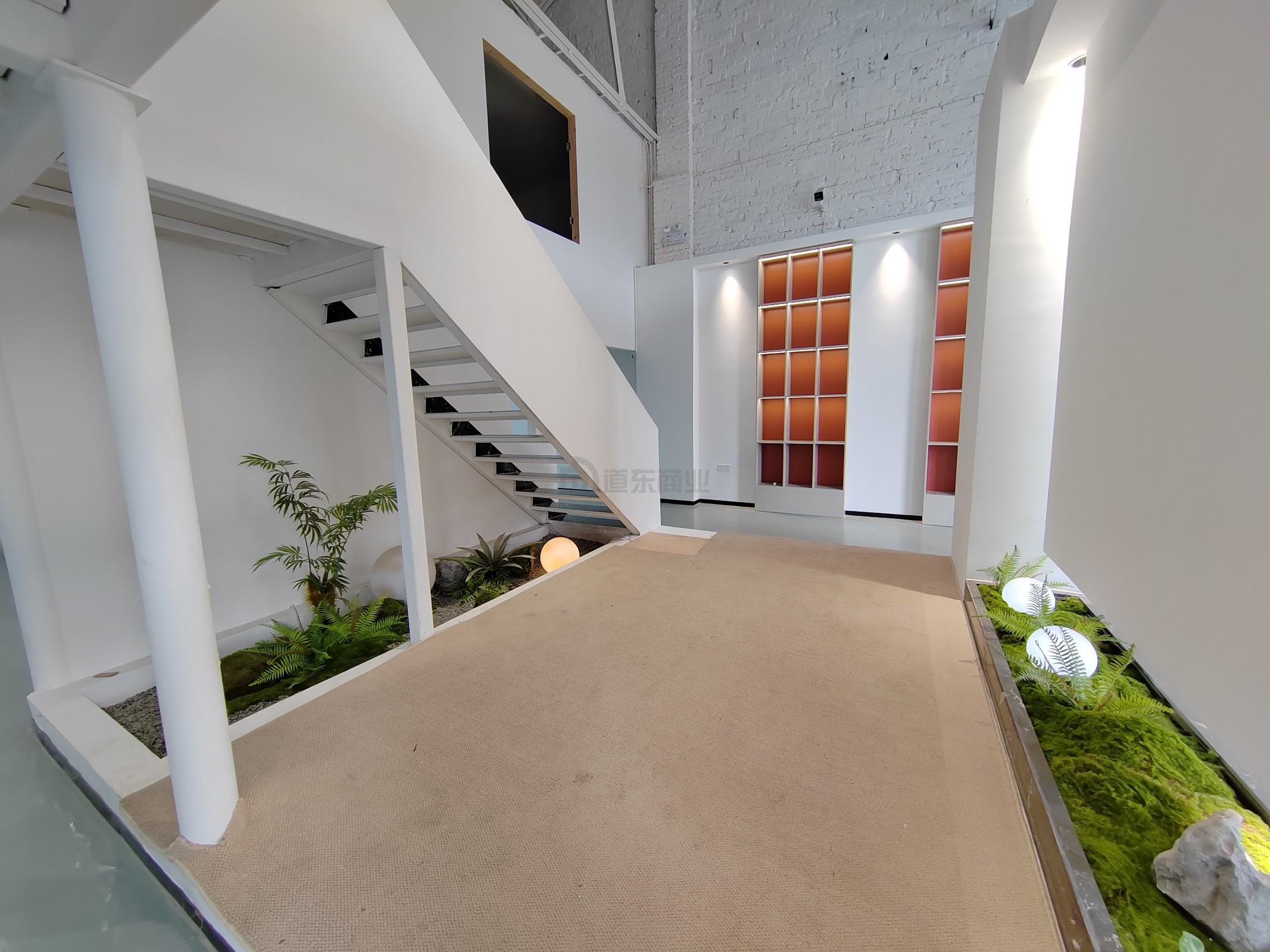 蓉运壹号面积300平