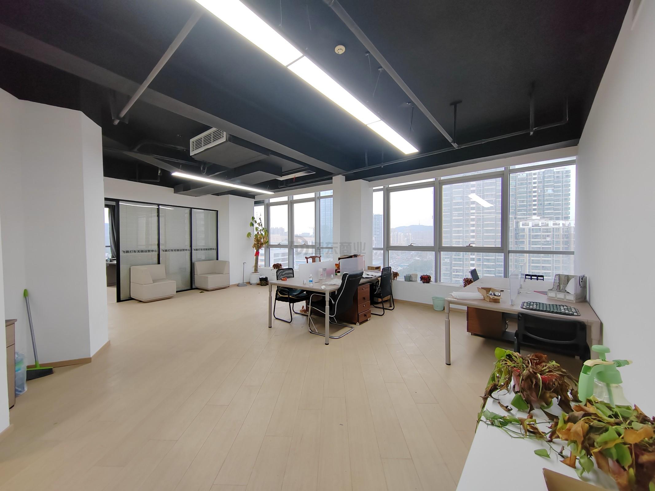 潜心数科大厦面积340平