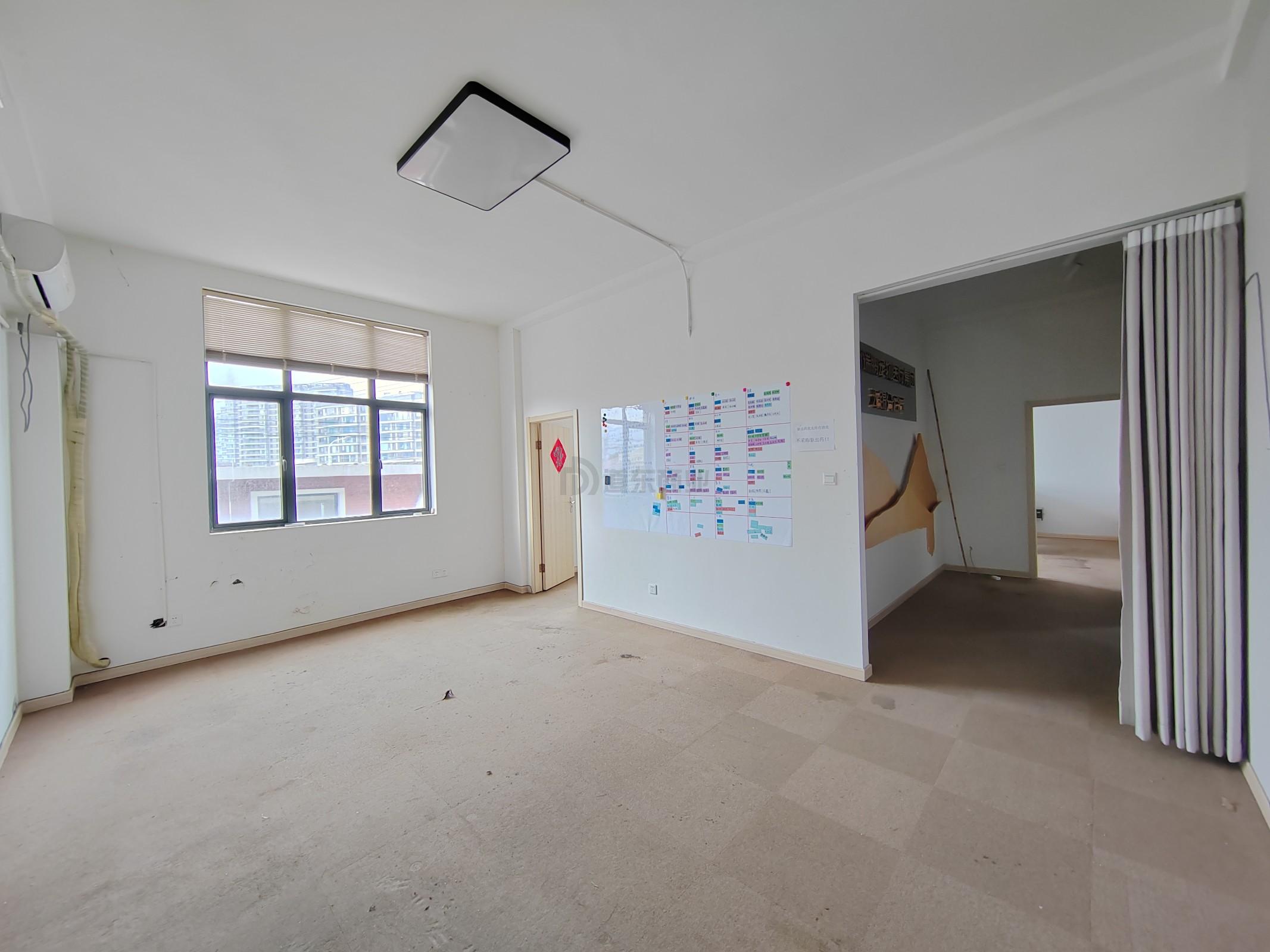 蓉运壹号102平米办公室出租