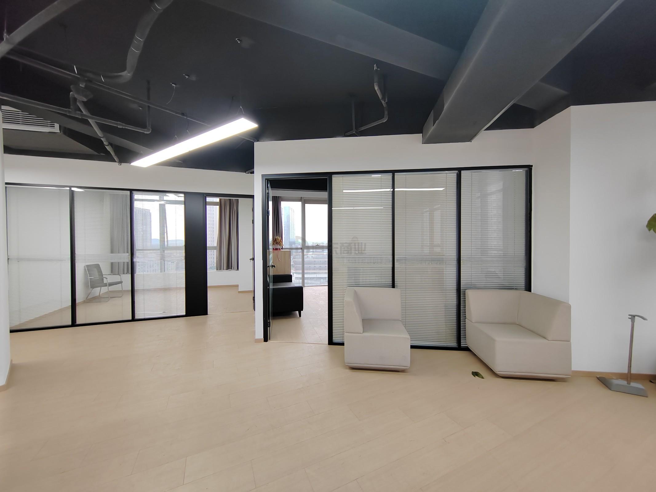 潜心数科大厦面积340平