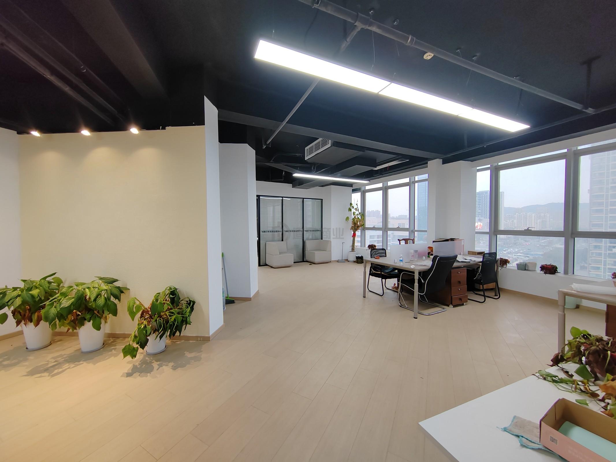 潜心数科大厦面积340平