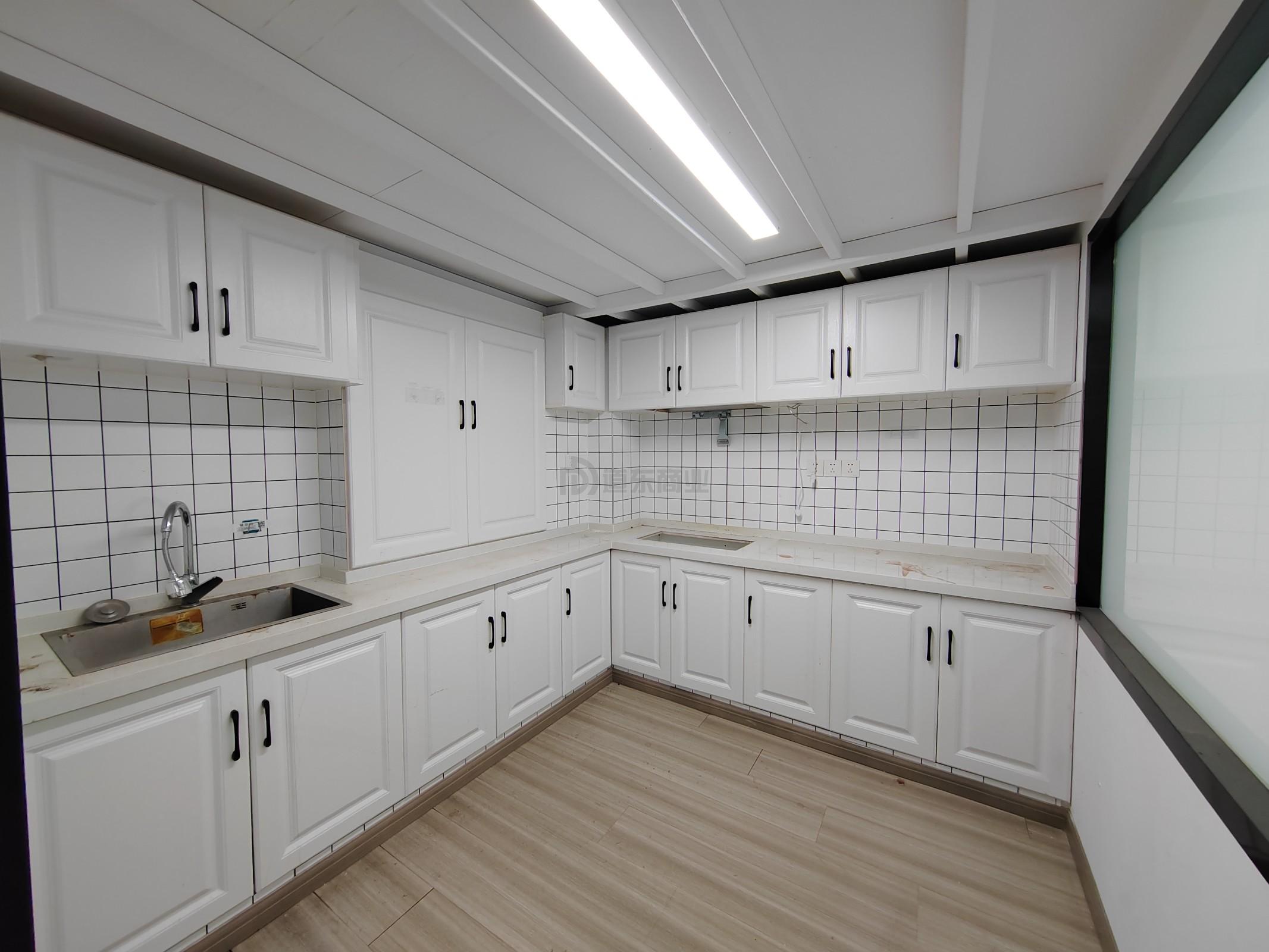 蓉运壹号面积300平