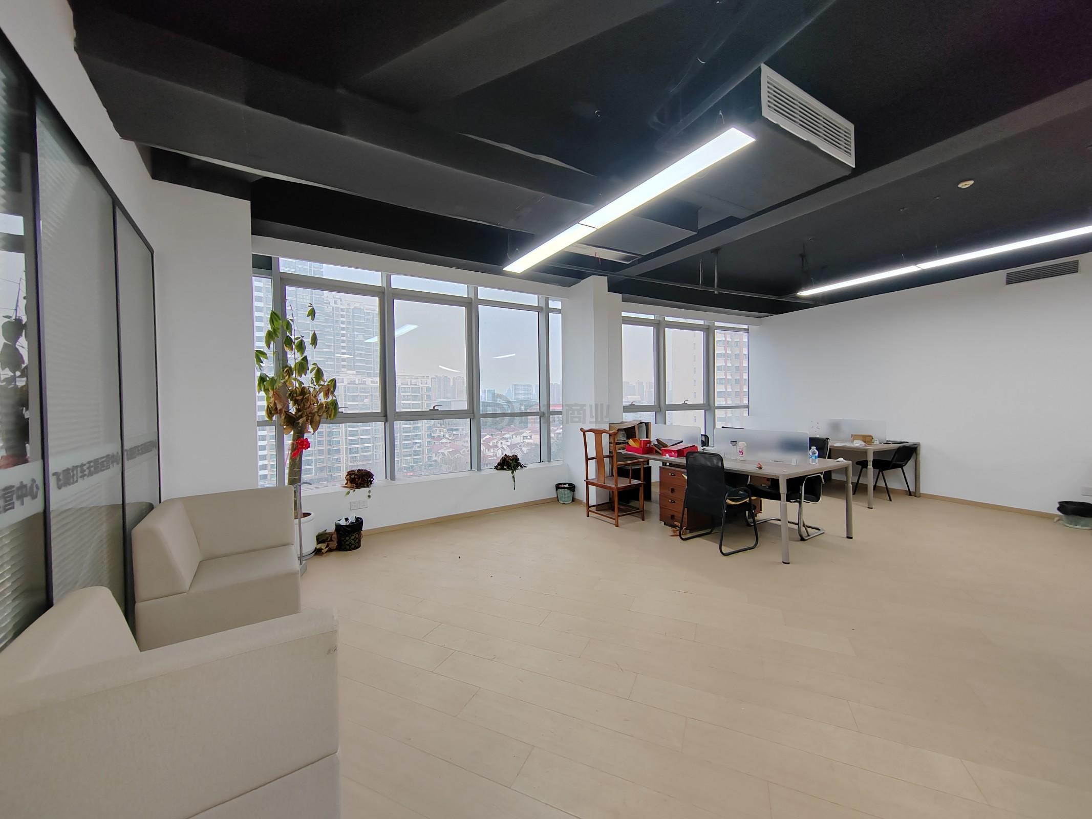 潜心数科大厦面积340平