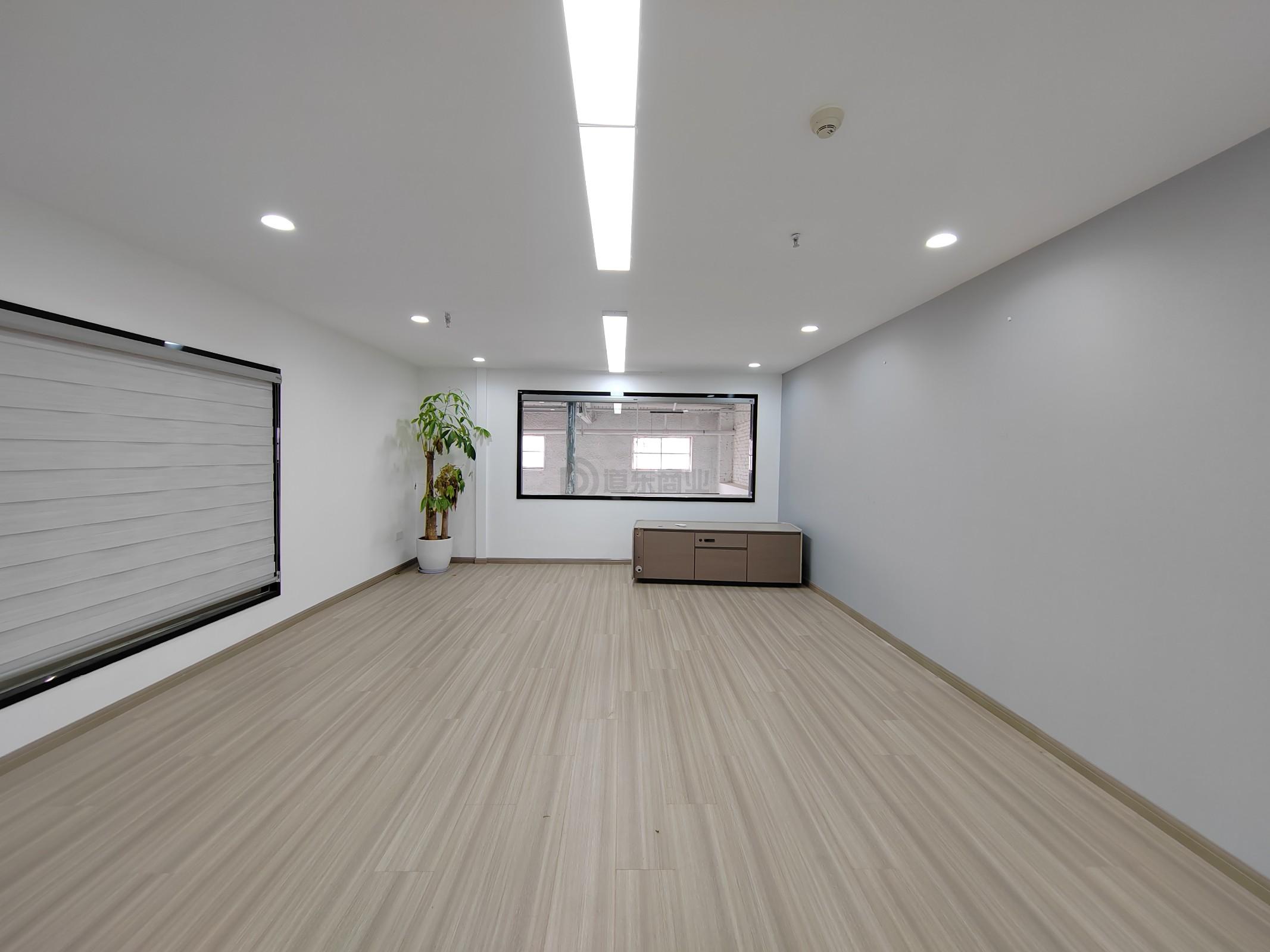 蓉运壹号面积300平