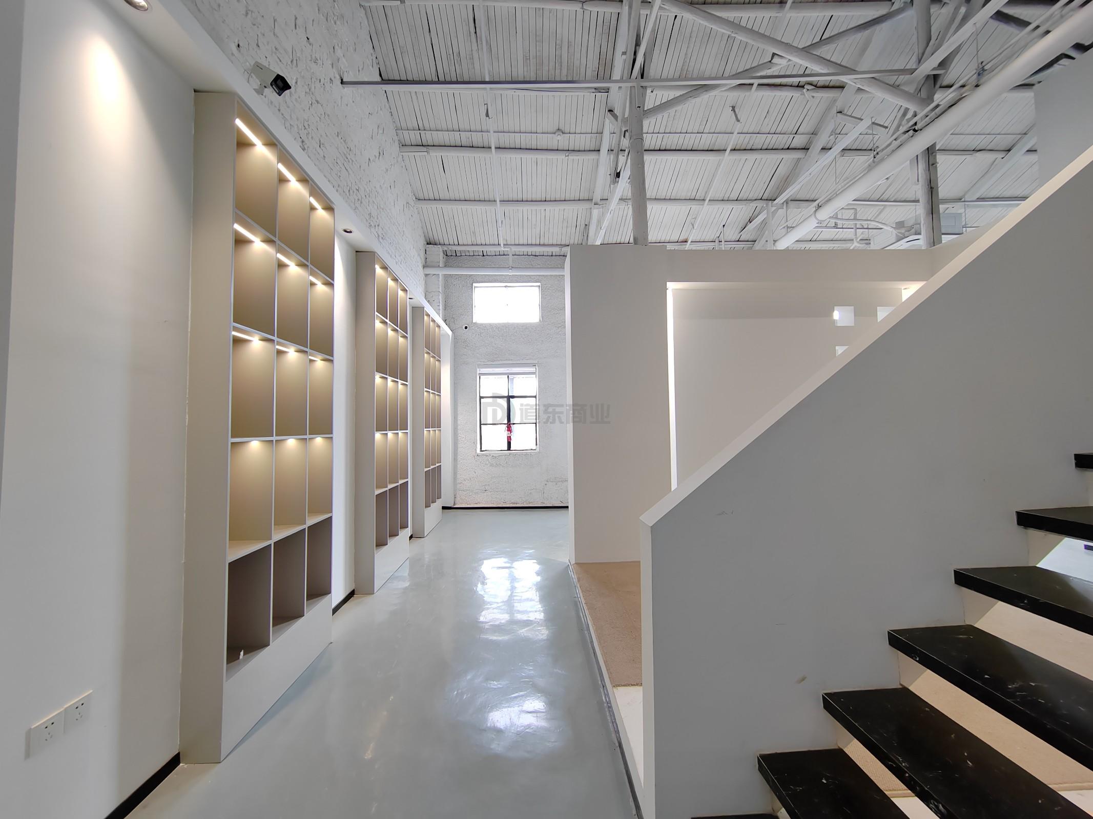 蓉运壹号面积300平