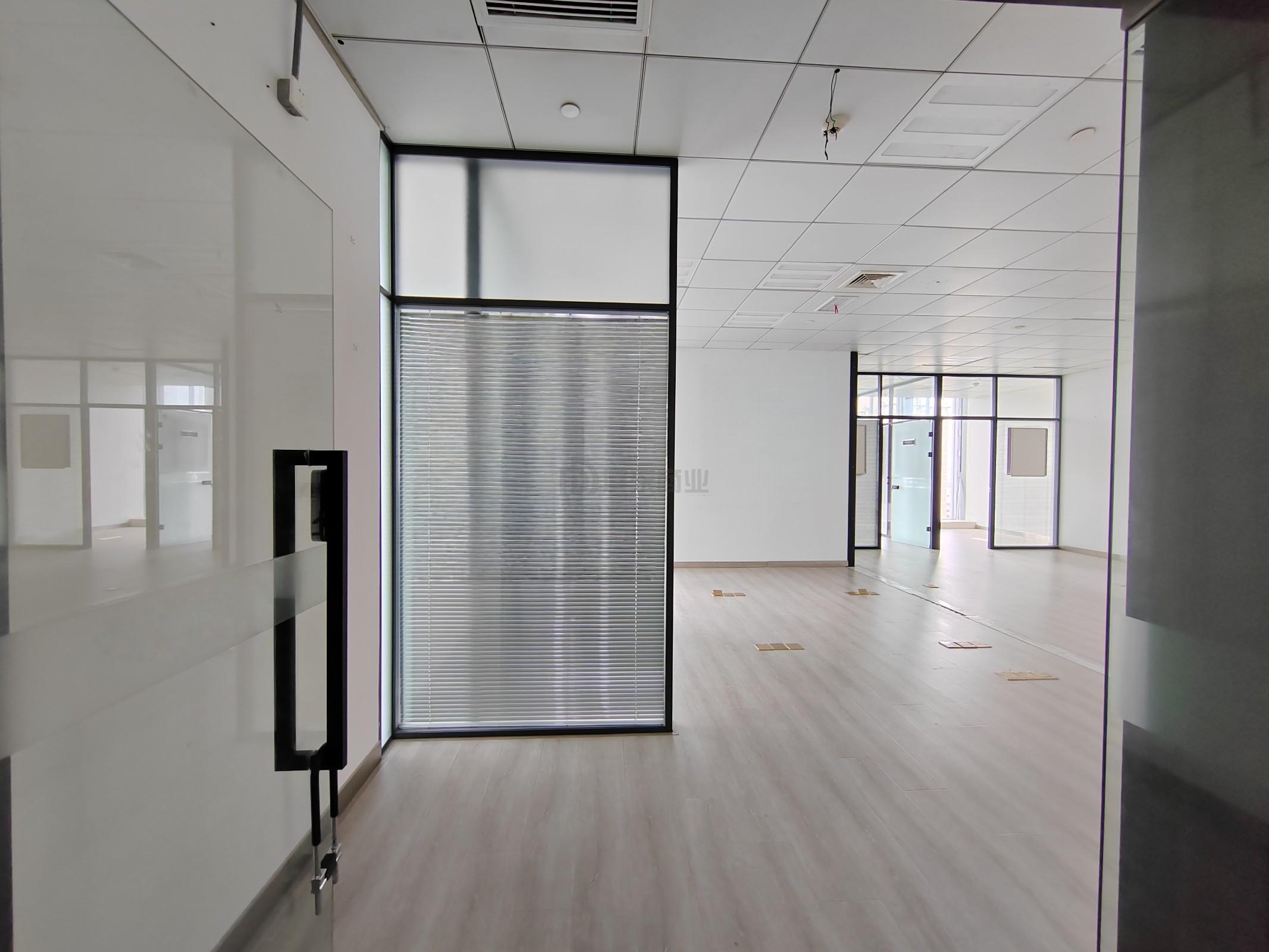 云蝠大厦178平米办公室出租