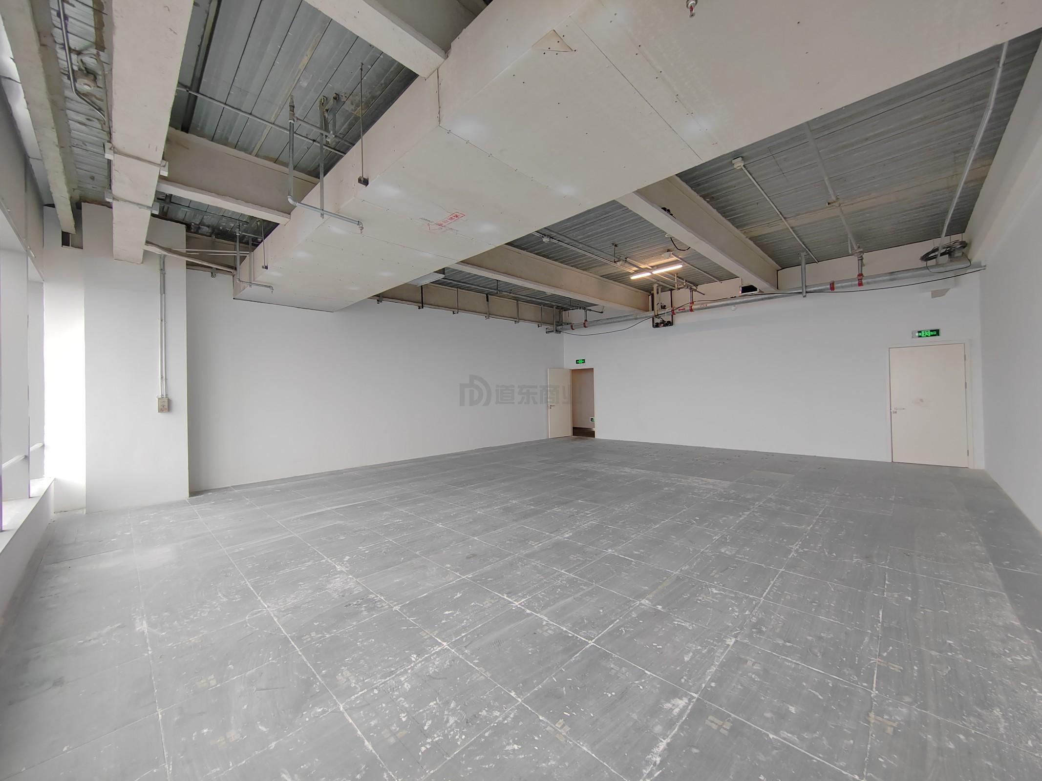 国金中心面积589平