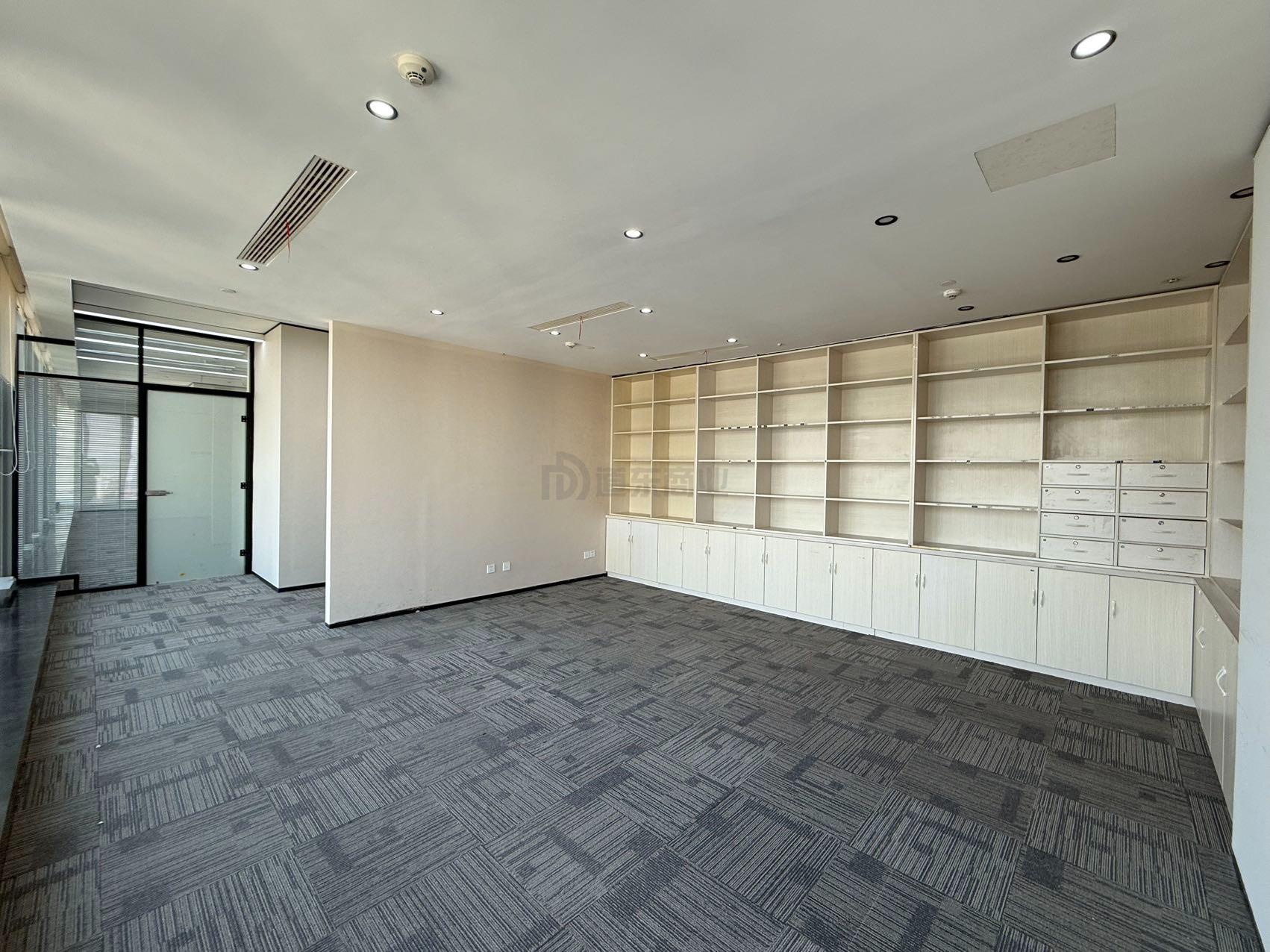 云蝠大厦面积512平