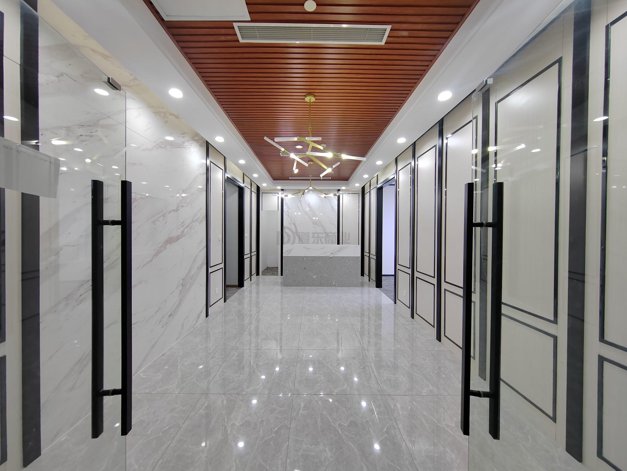 国金中心410平米办公室出租