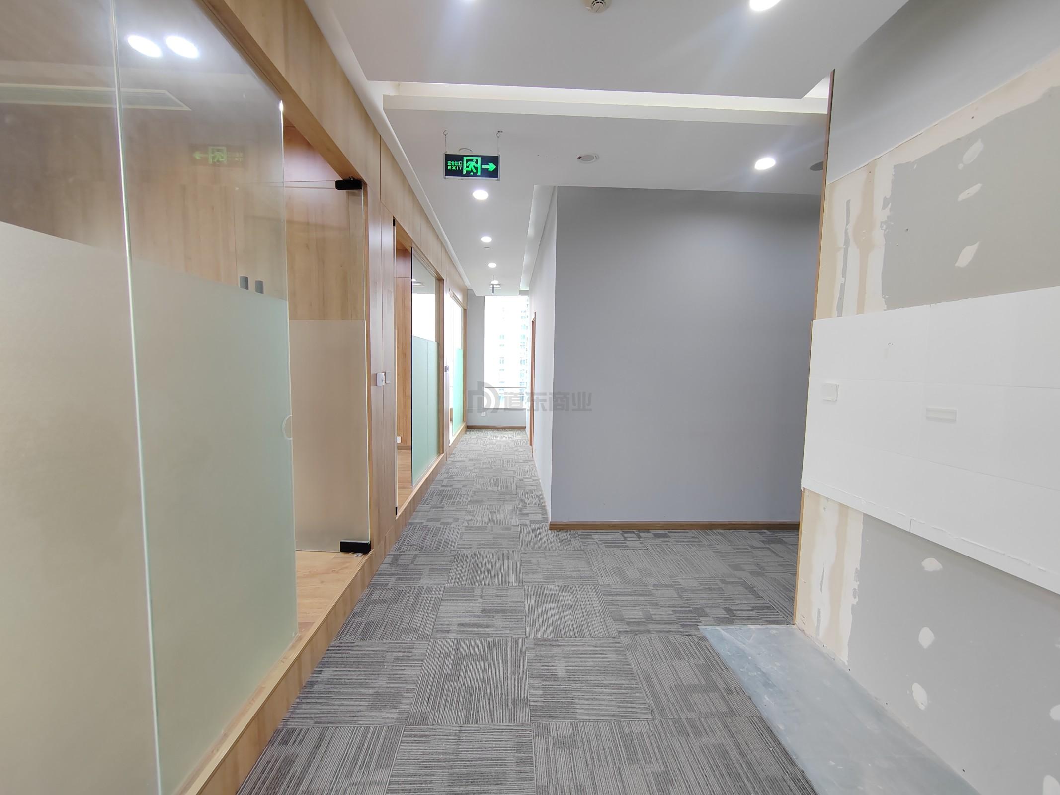 国金中心面积410平