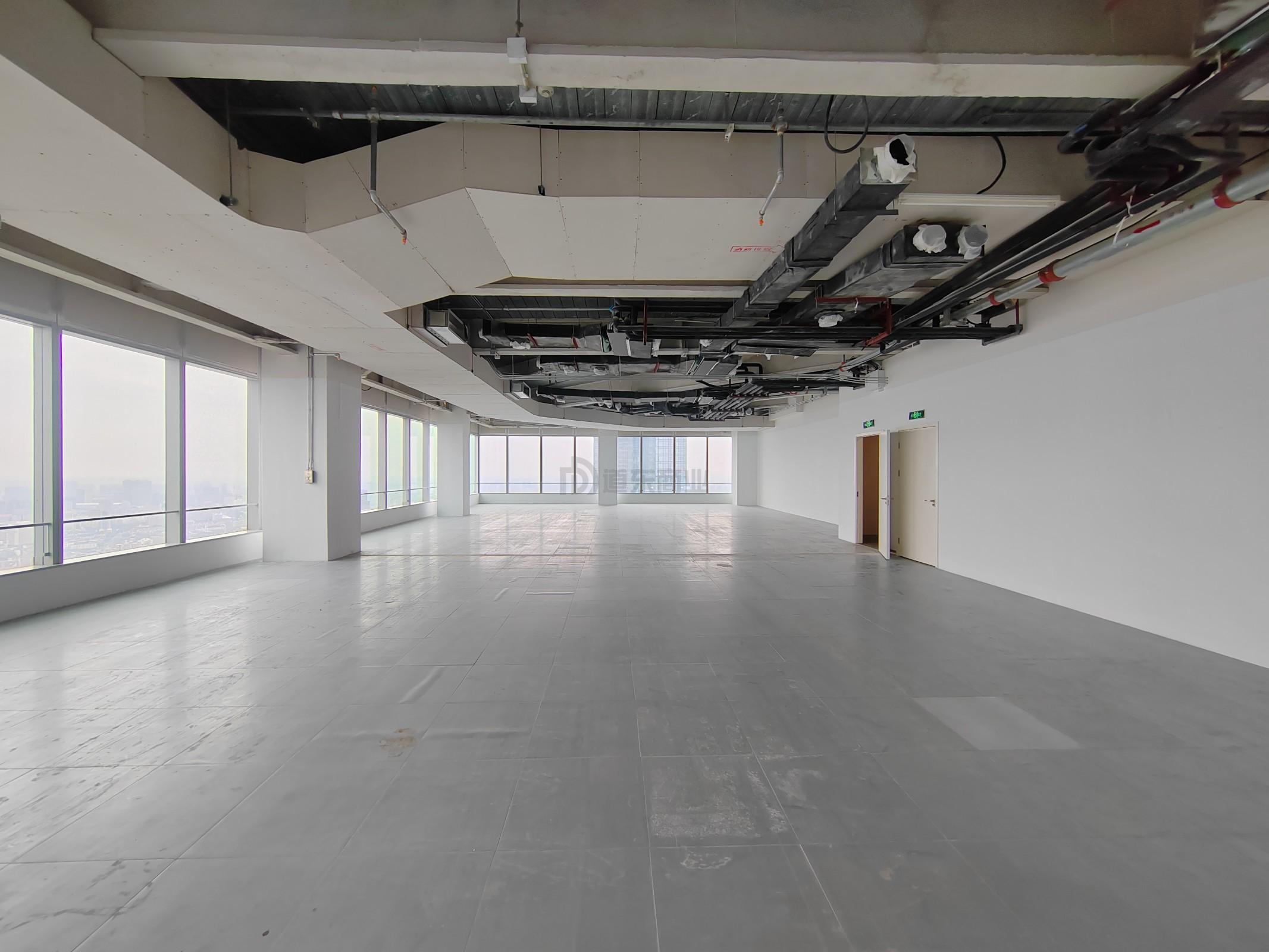 国金中心面积589平