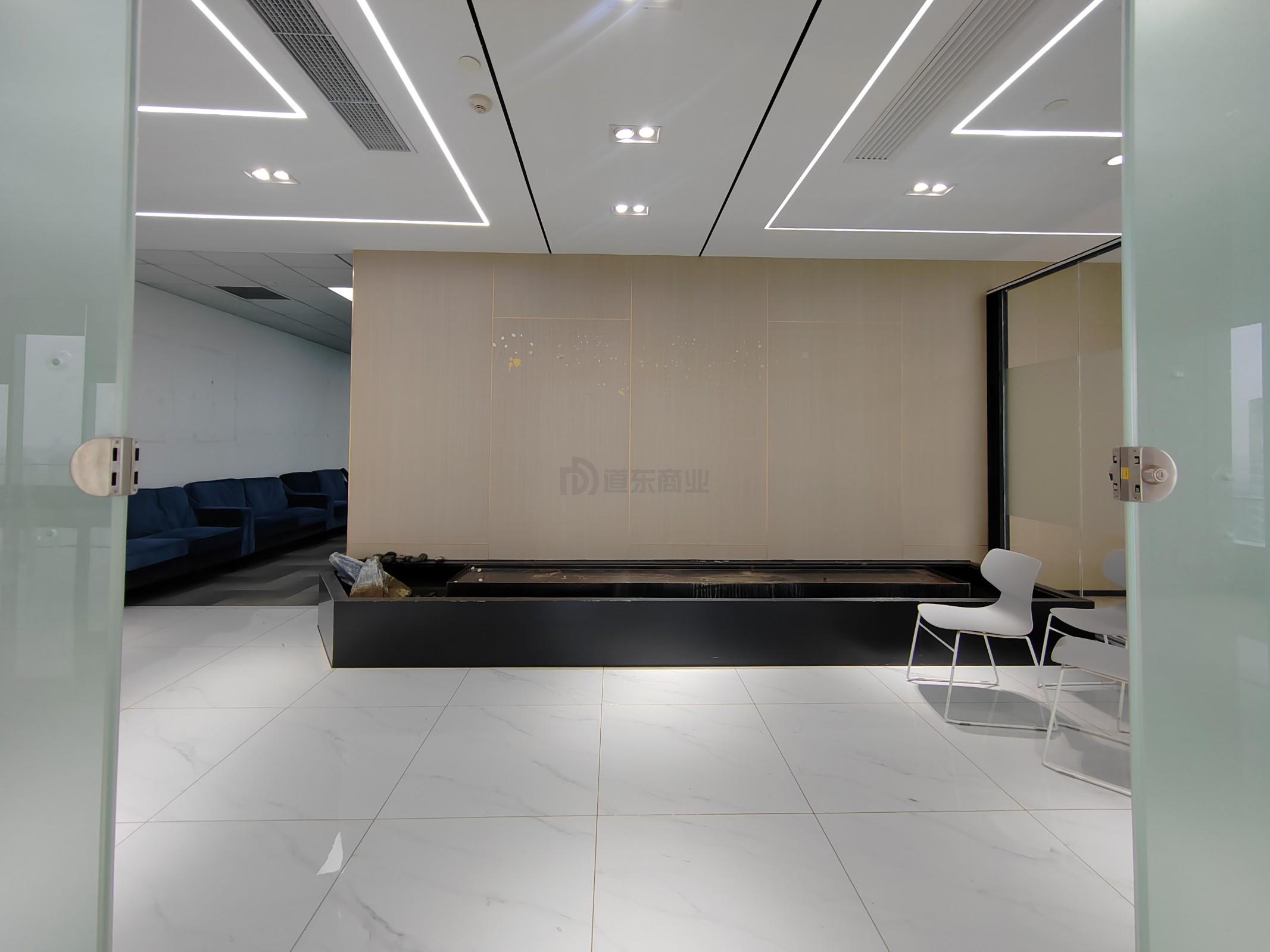 国金中心386平米办公室出租