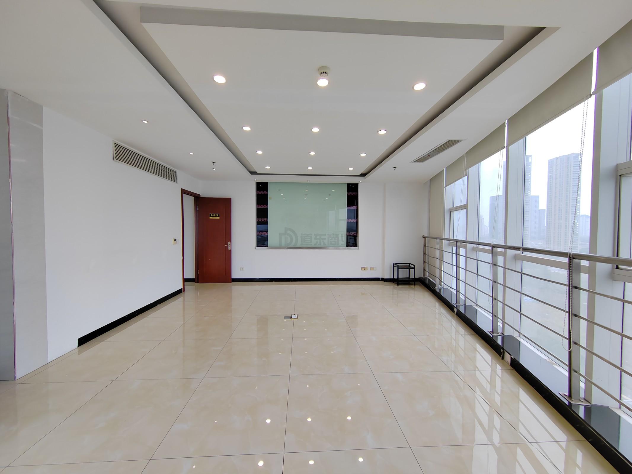 华仁逸景大厦面积353平