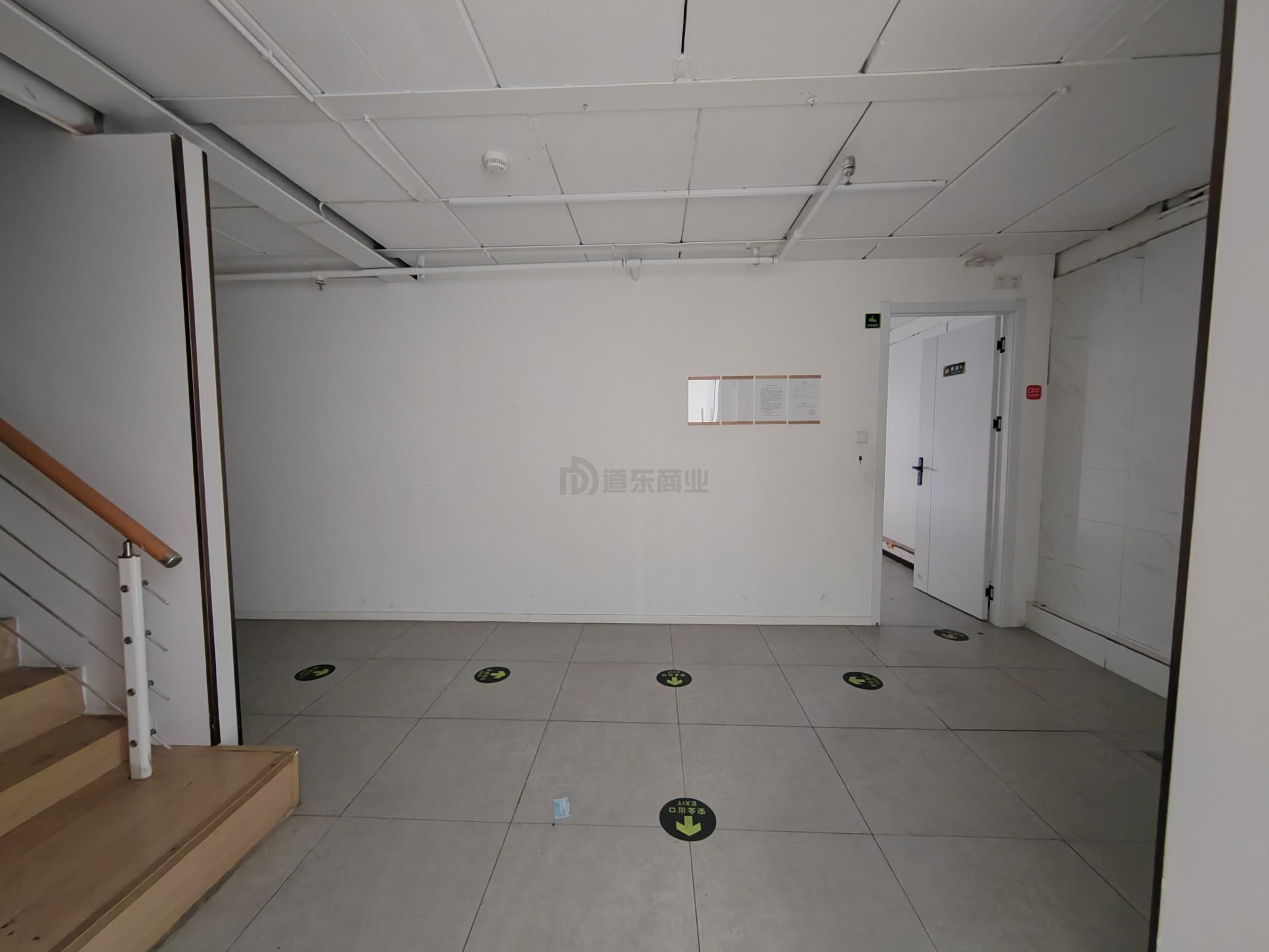 金源国际220平米办公室出租