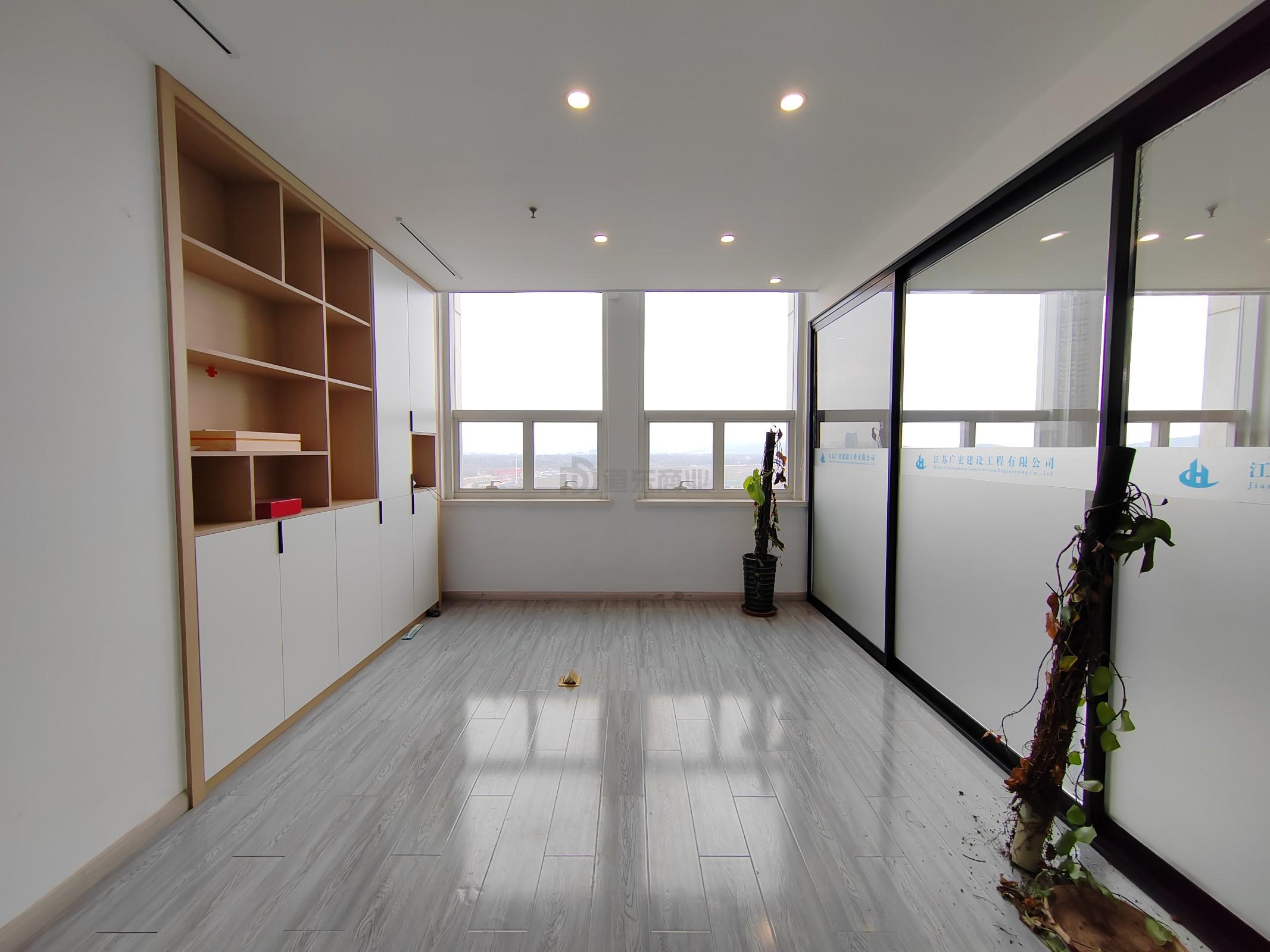 华仁逸景大厦面积269平