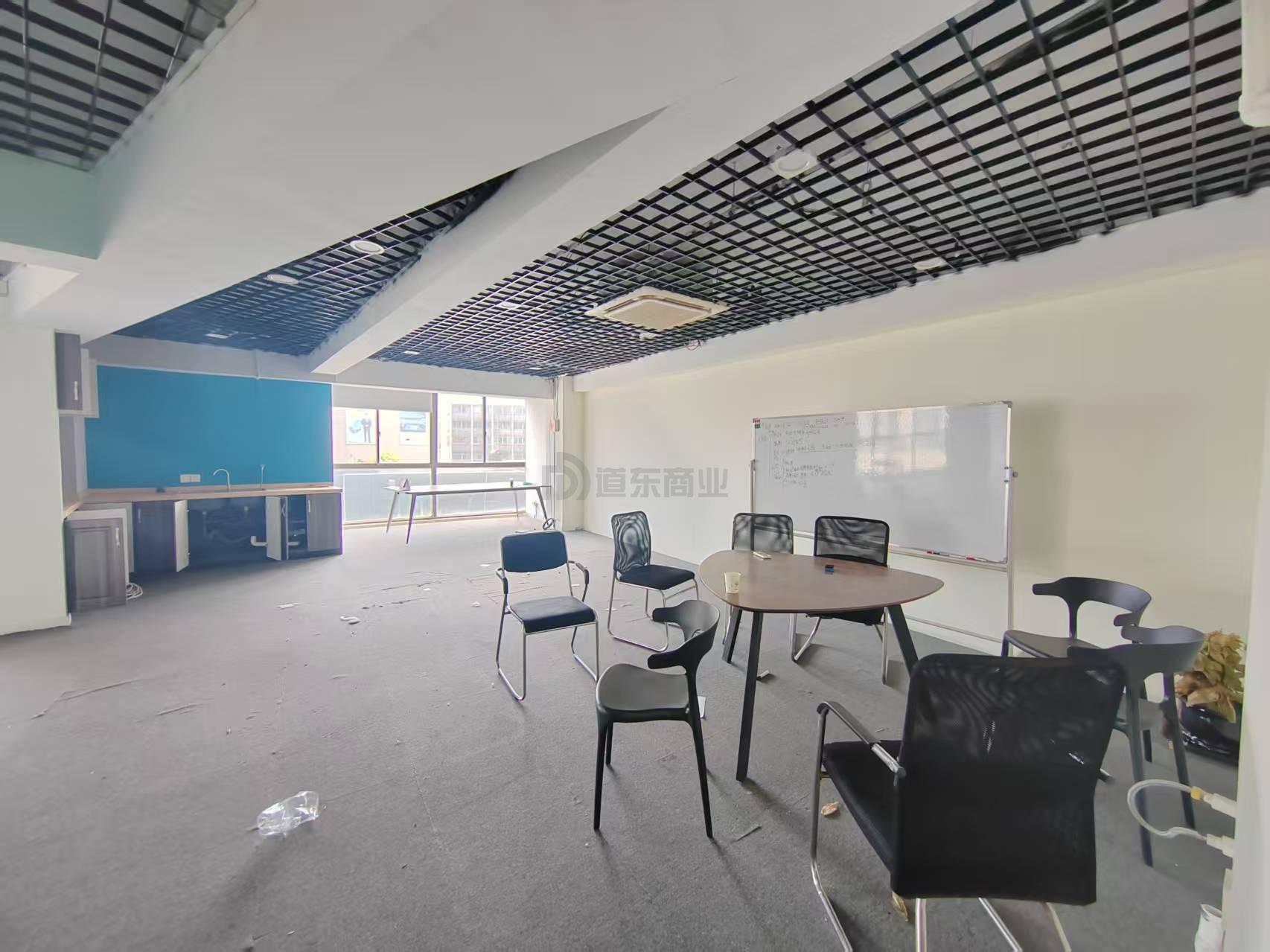 现代之星面积250平