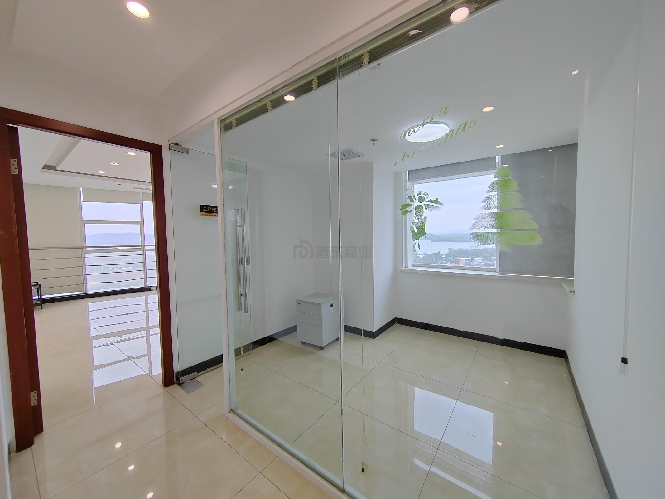 华仁逸景大厦面积353平