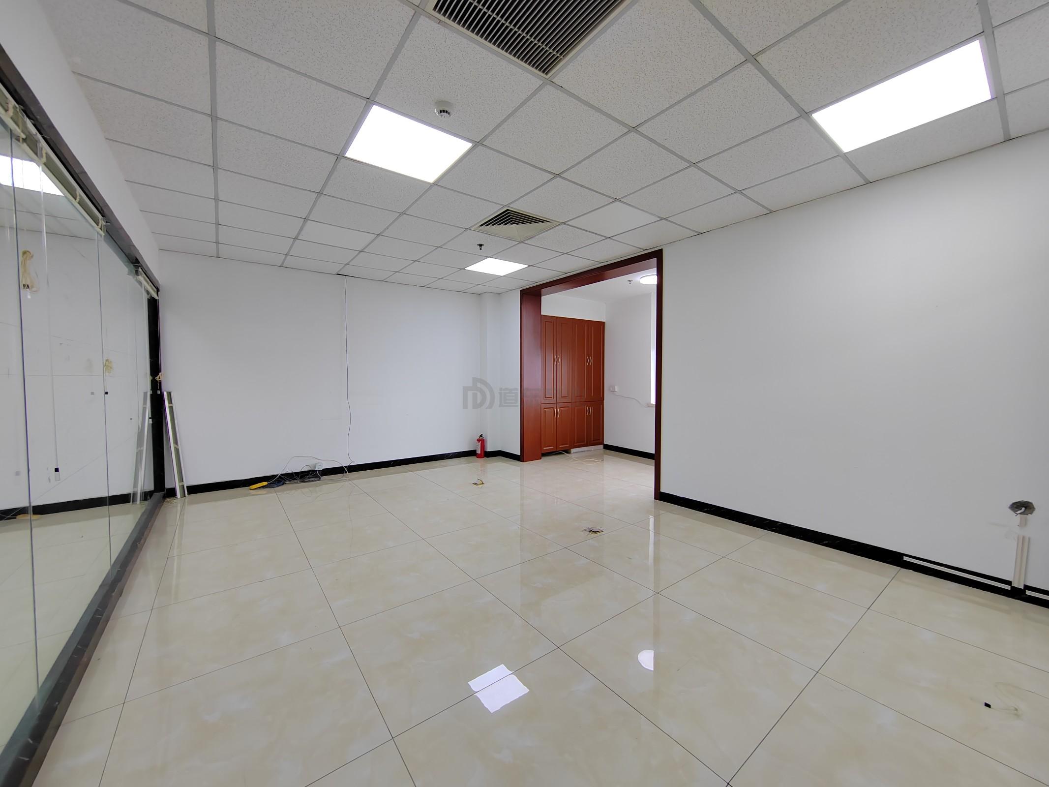 华仁逸景大厦面积353平