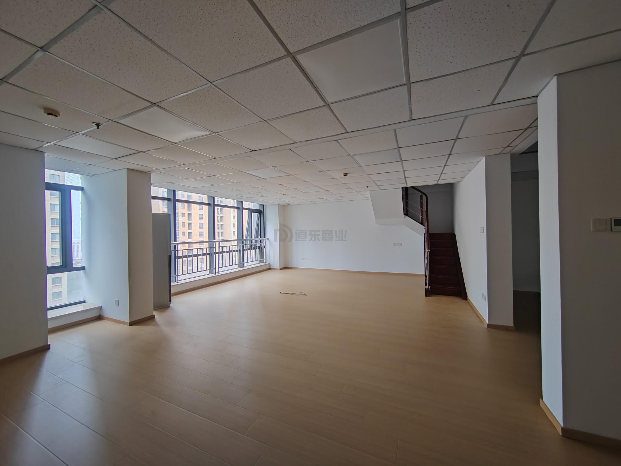 金源国际面积220平