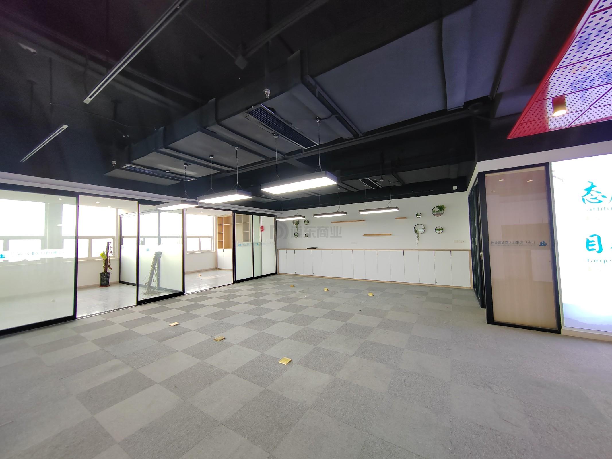 华仁逸景大厦面积269平