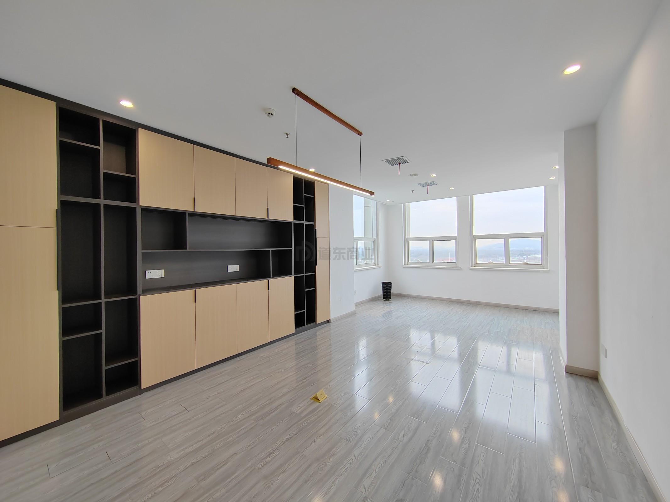 华仁逸景大厦面积269平