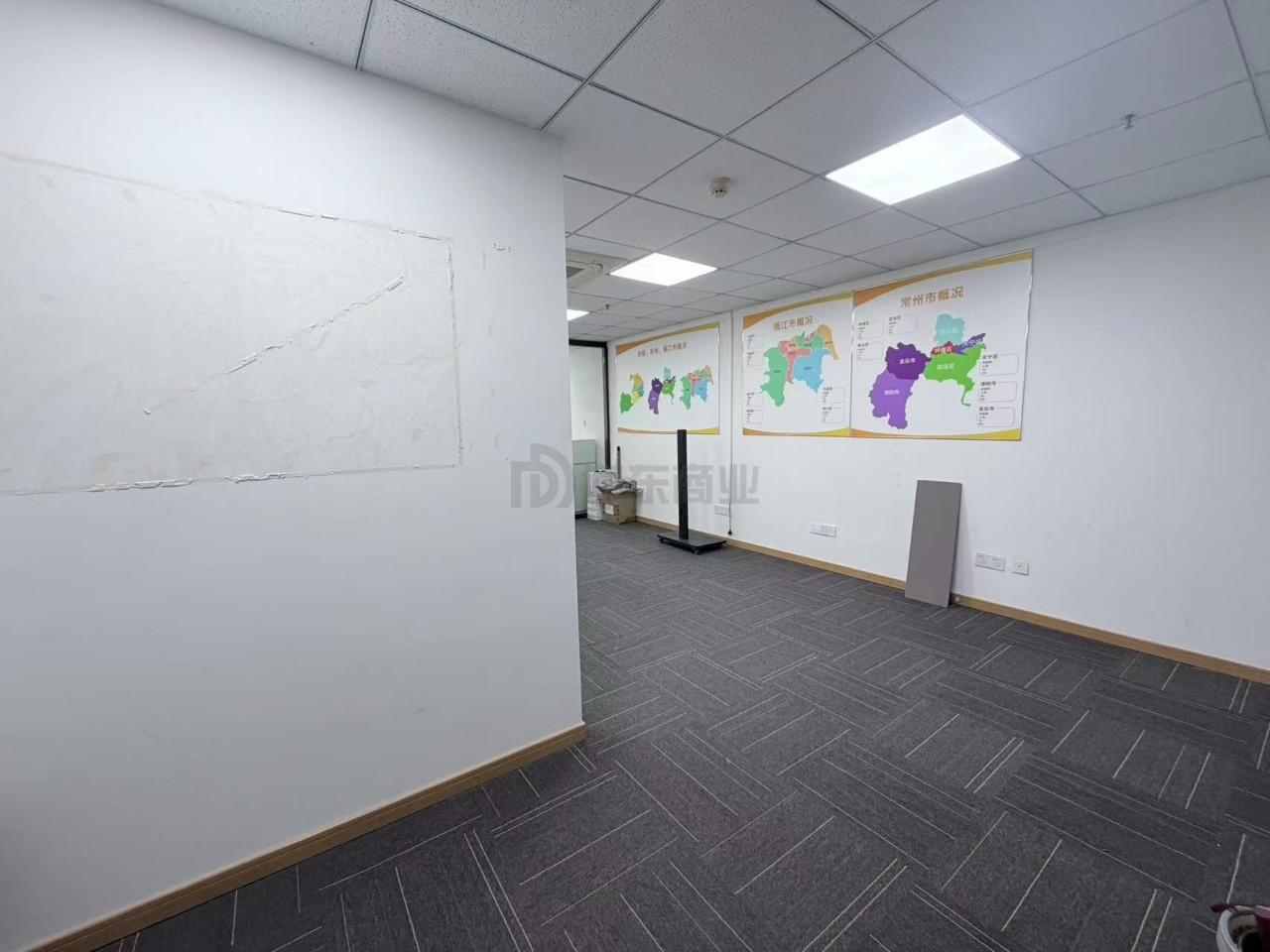 财富大厦面积86平