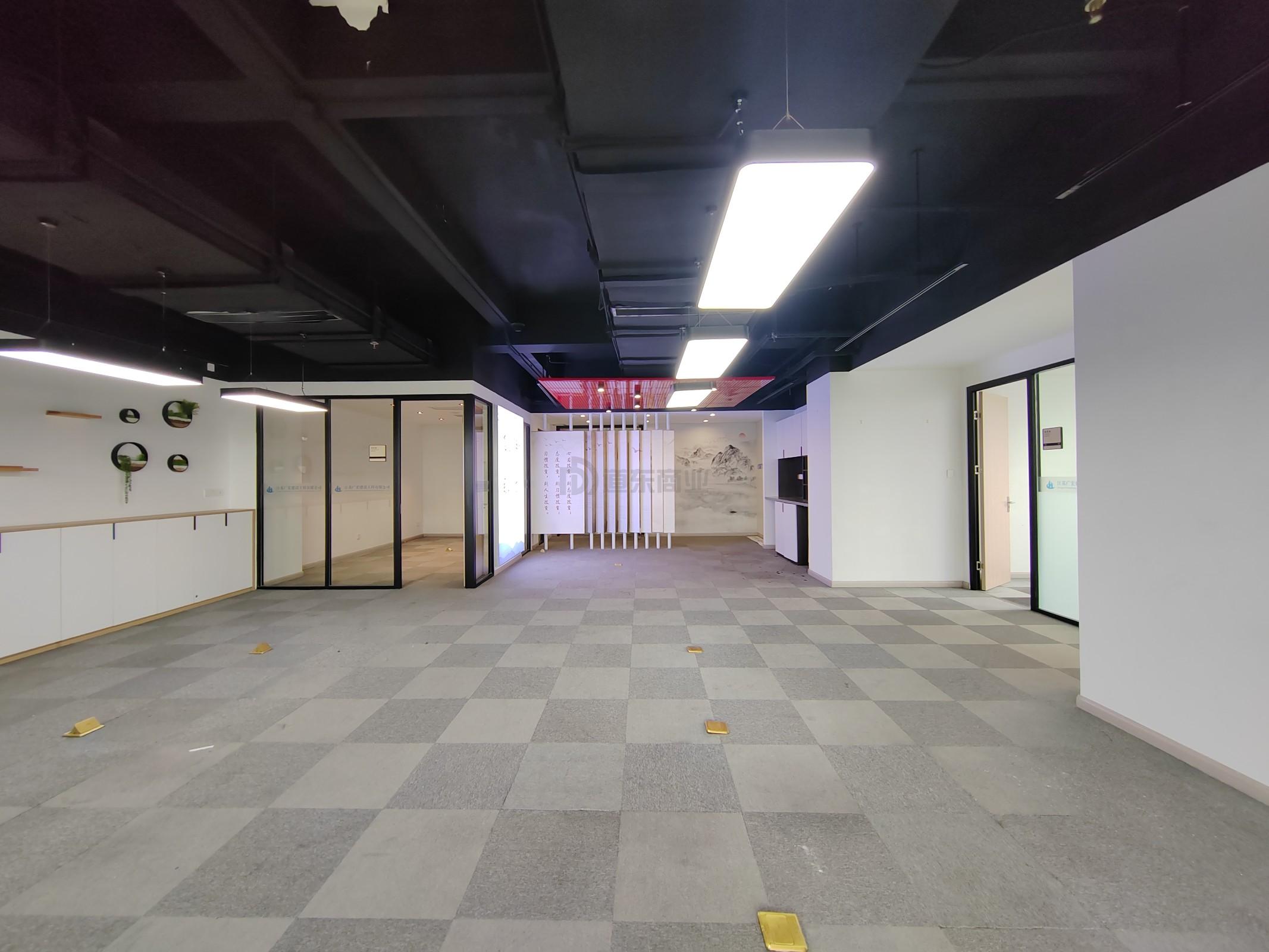 华仁逸景大厦面积269平