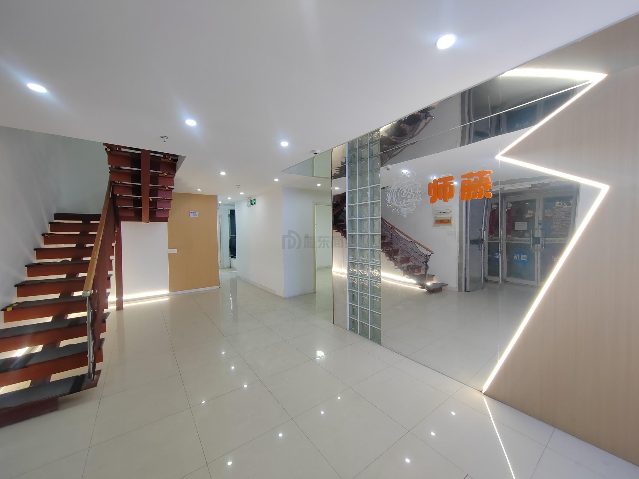 金源国际330平米办公室出租