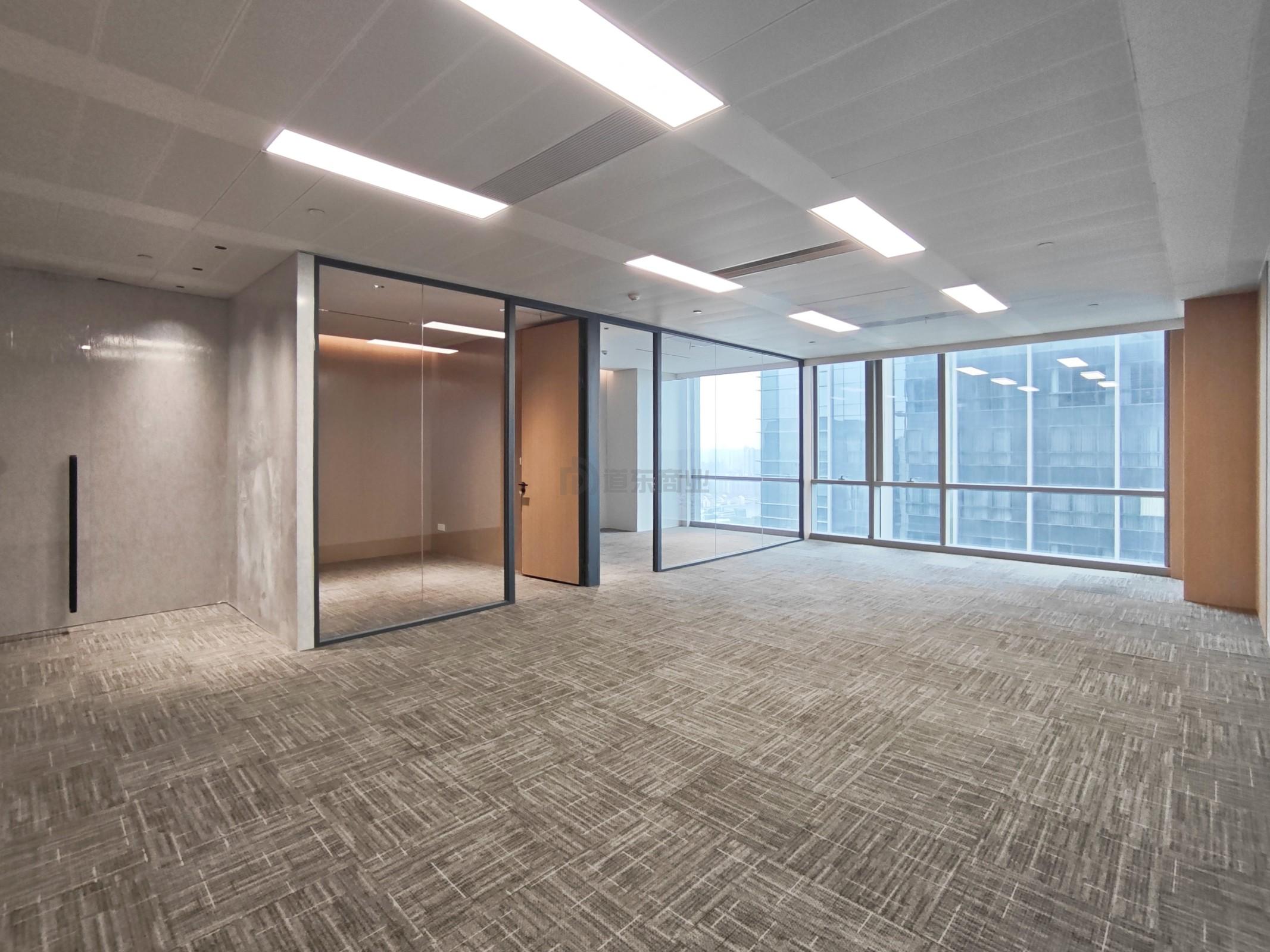 上海中心城开国际146平米办公室出租