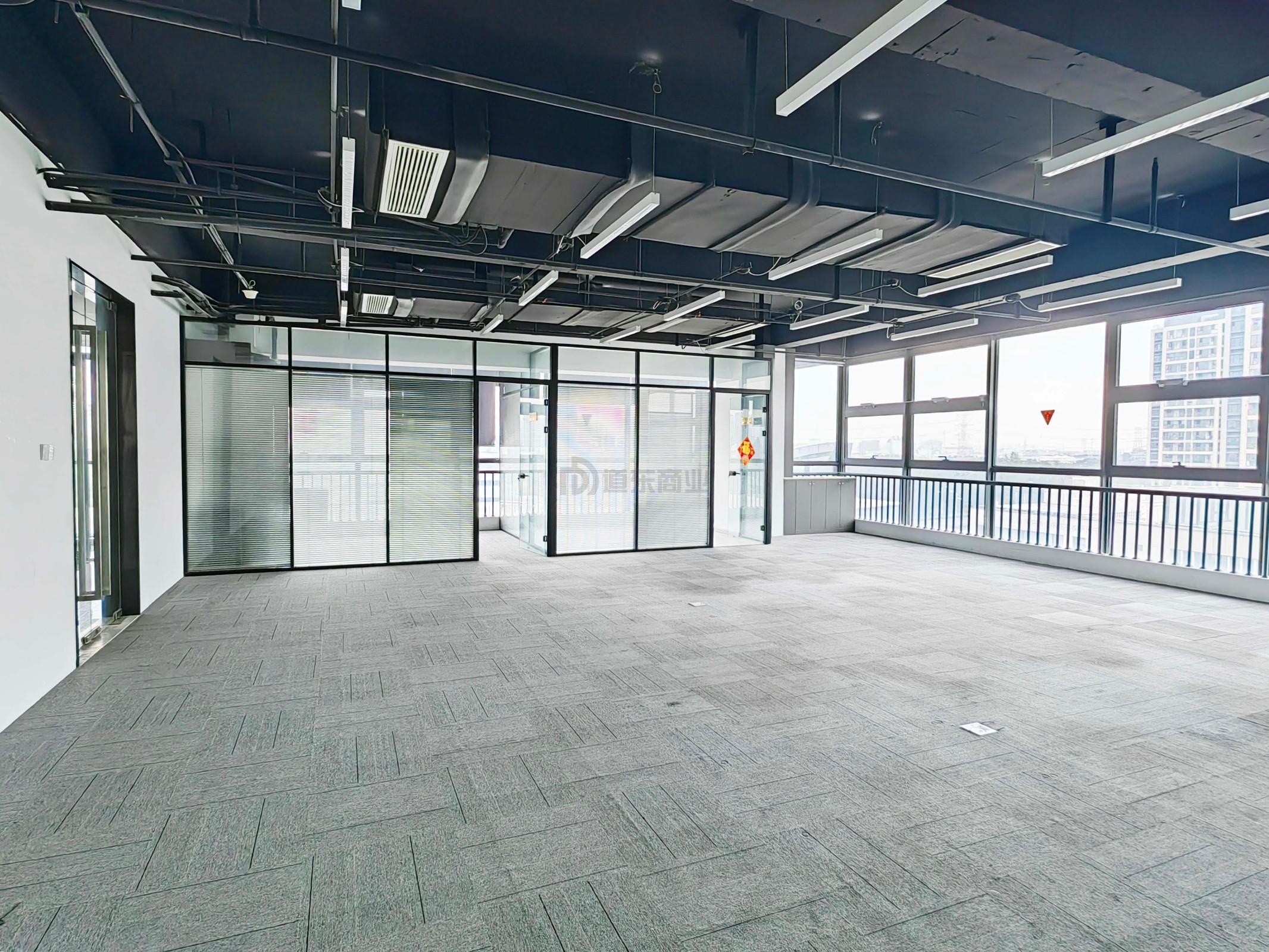 南山车联网小镇209平米办公室出租