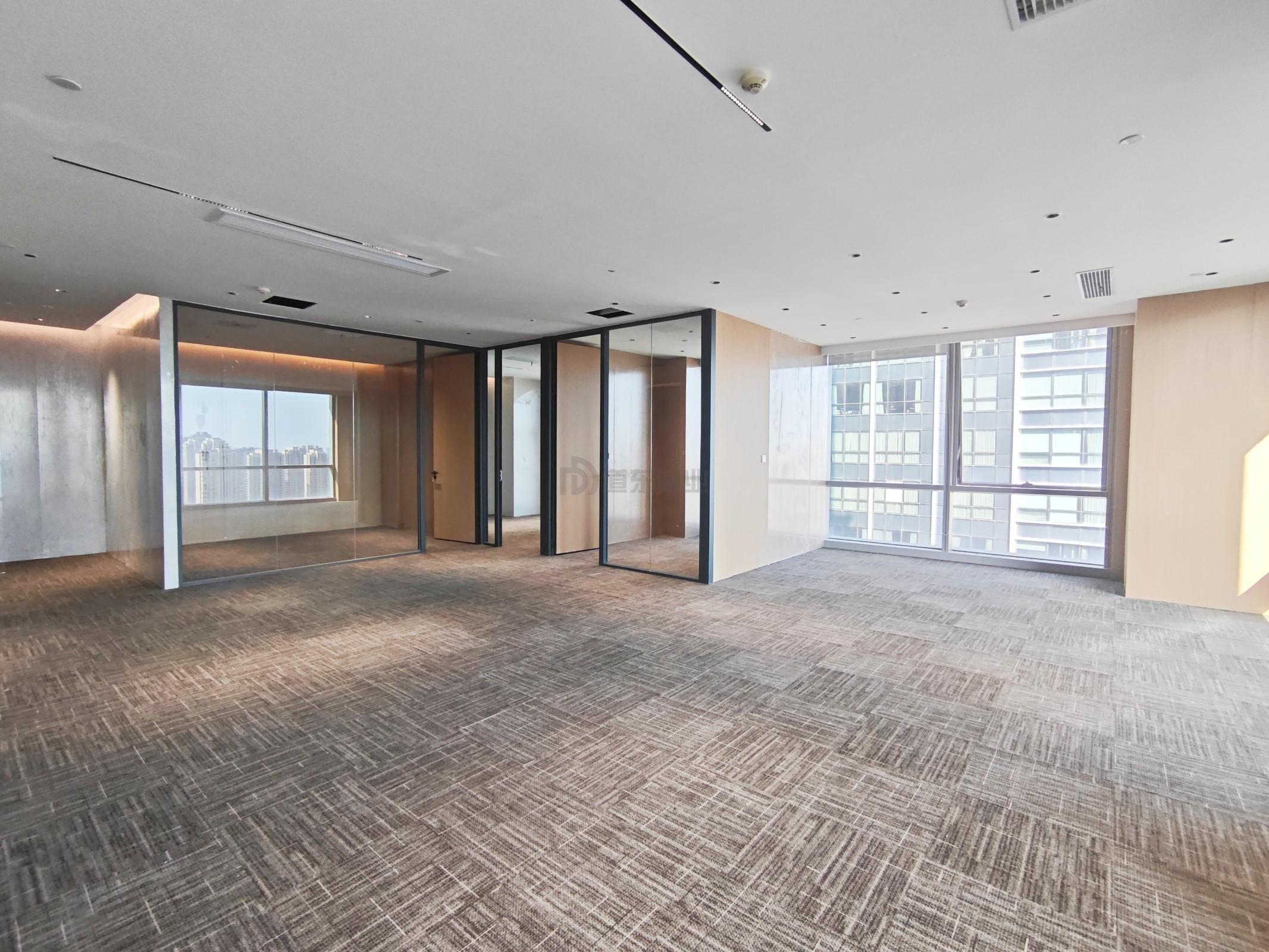 上海中心城开国际206平米办公室出租